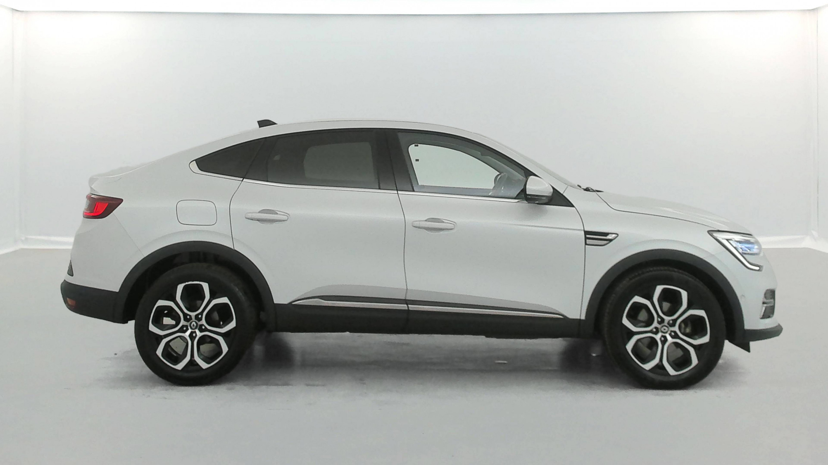Vente en ligne Renault Arkana  E-Tech 145 - 21B au prix de 17 890 €