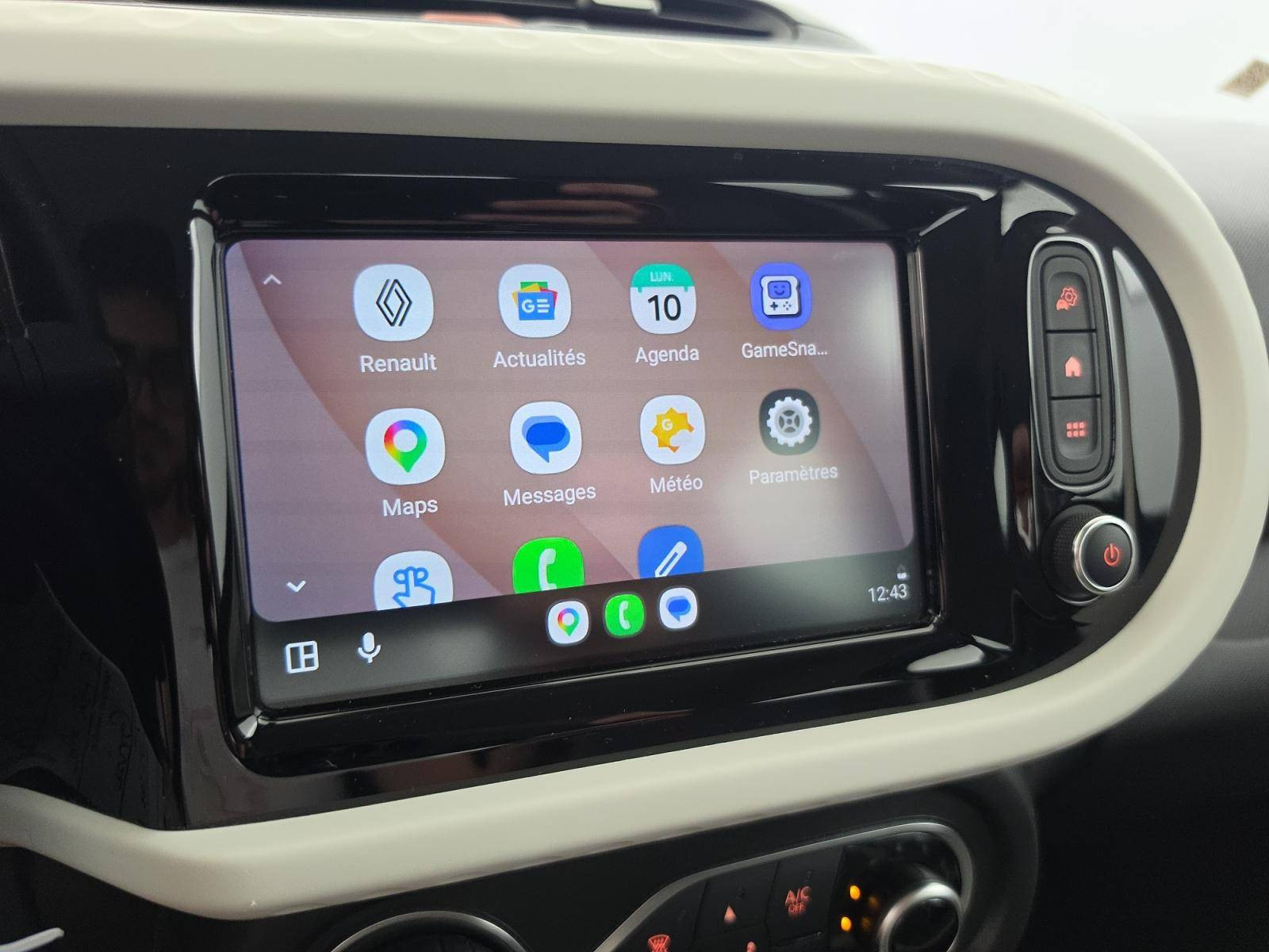 Vente en ligne Renault Twingo Electrique Twingo III E-Tech au prix de 12 990 €