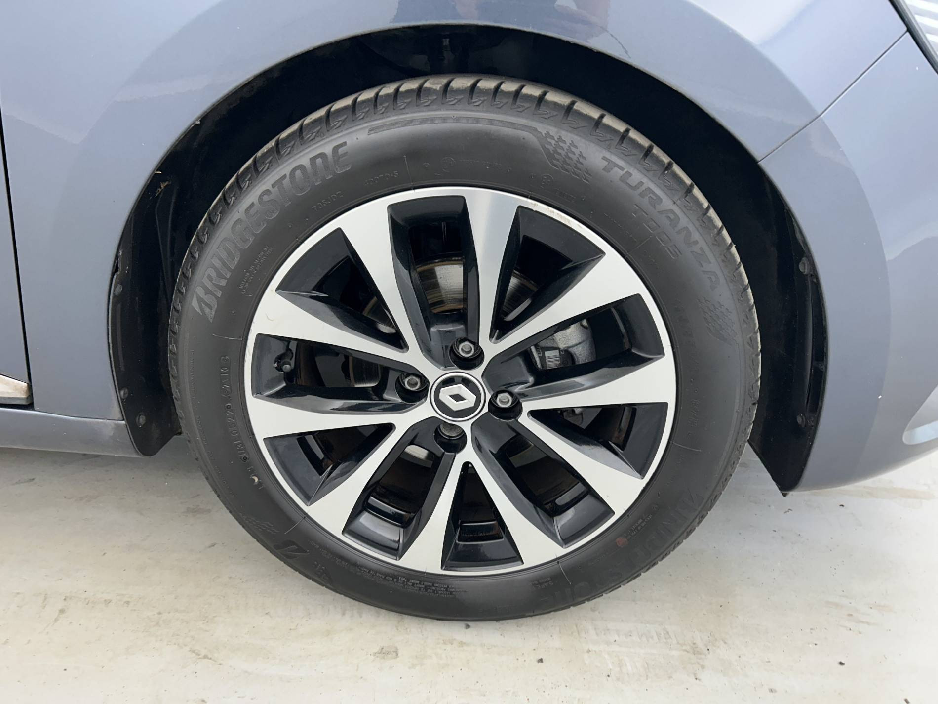 Vente en ligne Renault Clio 5 Clio TCe 90 - 21N au prix de 15 290 €