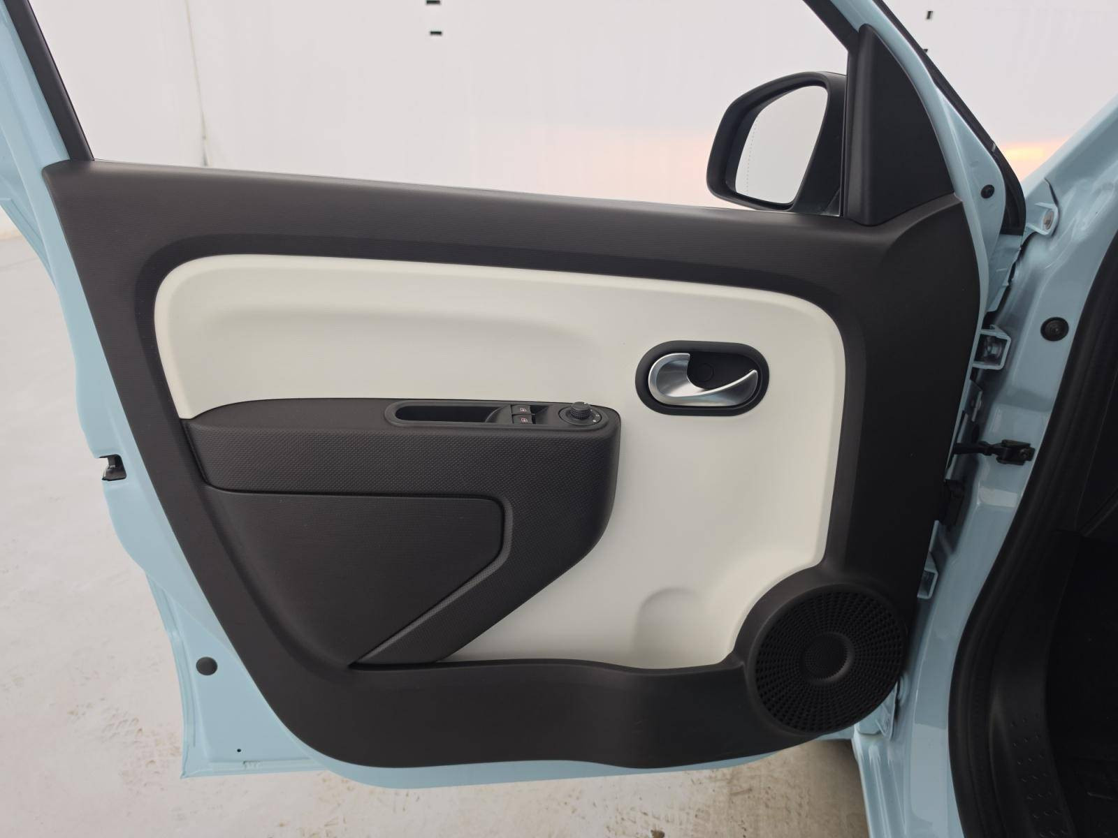 Vente en ligne Renault Twingo Electrique Twingo III E-Tech au prix de 11 990 €