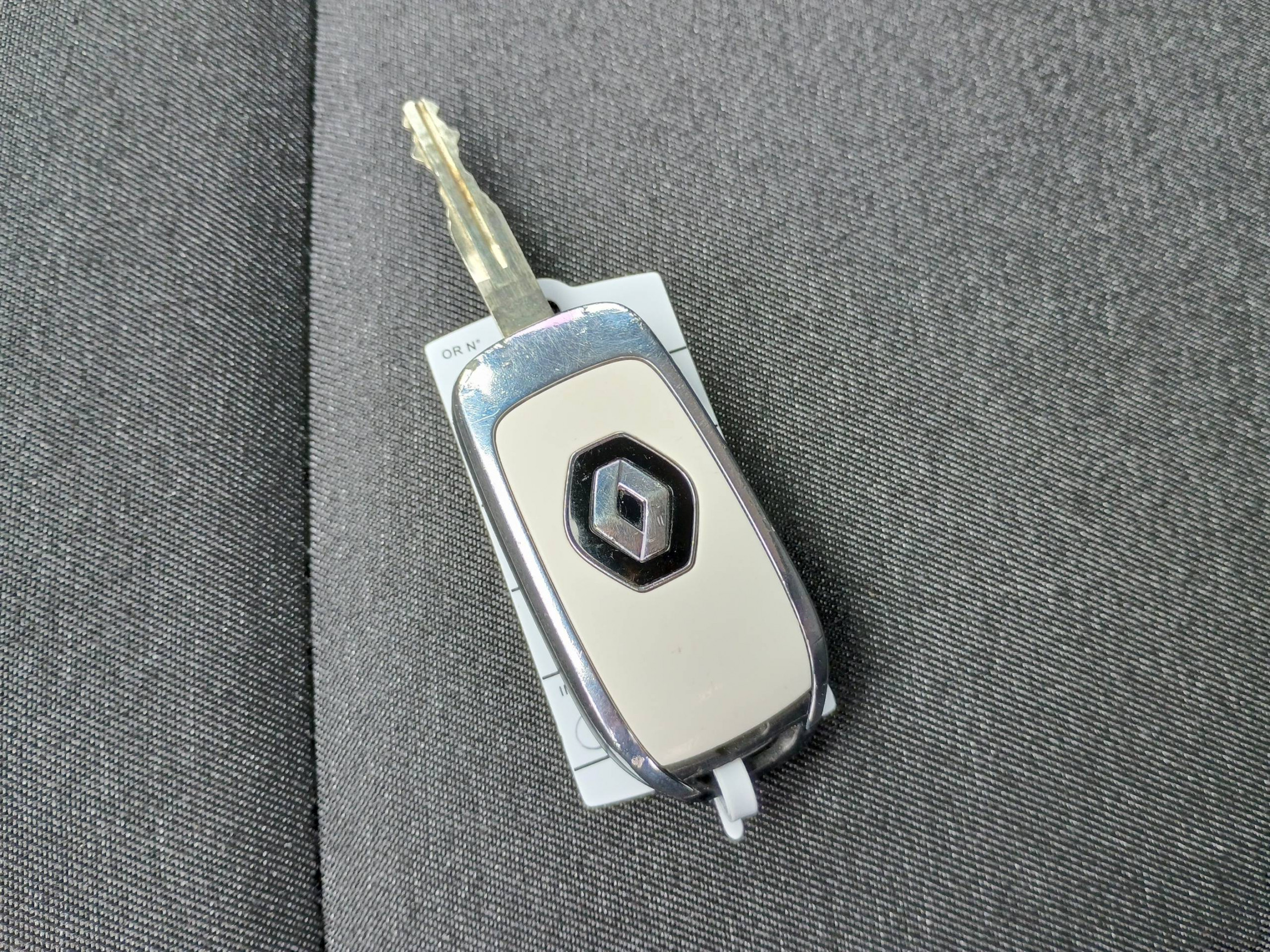 Vente en ligne Renault Clio 5 Clio TCe 90 au prix de 13 790 €