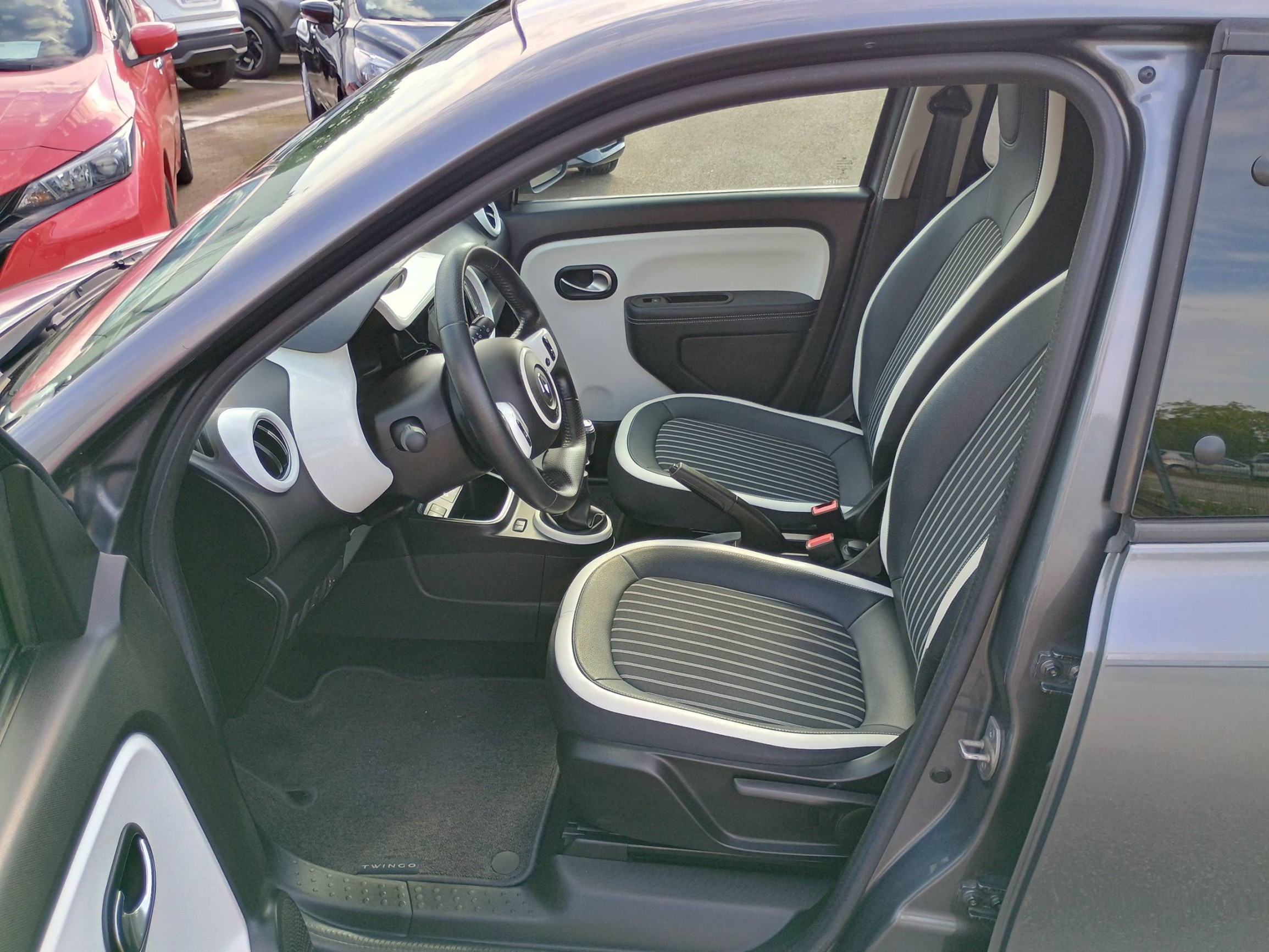 Vente en ligne Renault Twingo 3  TCe 95 au prix de 11 990 €