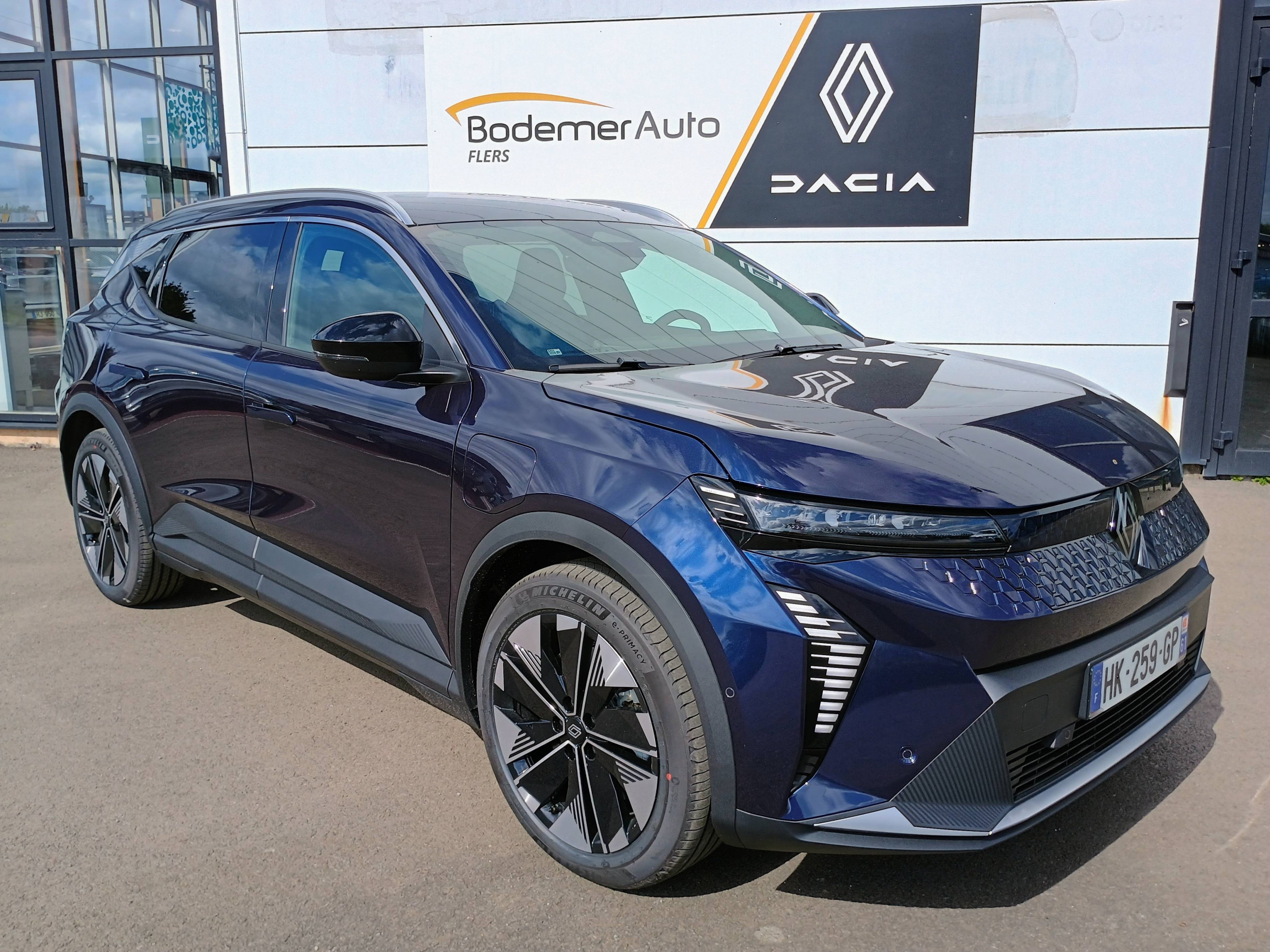 Vente en ligne Renault Scenic E-Tech Scenic E-Tech électrique 220 ch grande autonomie au prix de 46 980 €