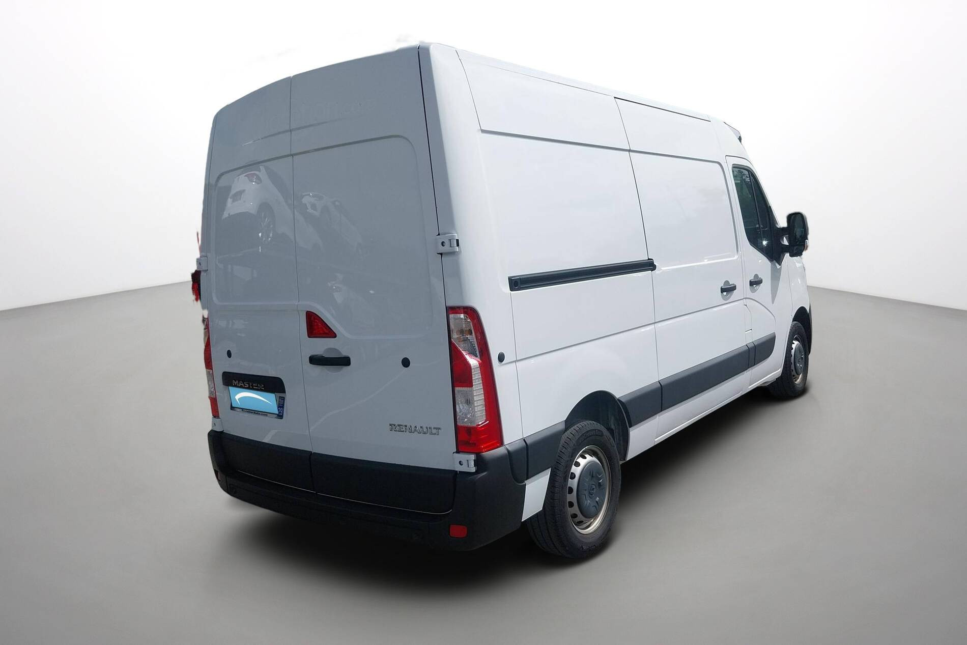 Vente en ligne Renault Master Fourgon MASTER FGN TRAC F3500 L2H2 BLUE DCI 135 au prix de 24 990 €