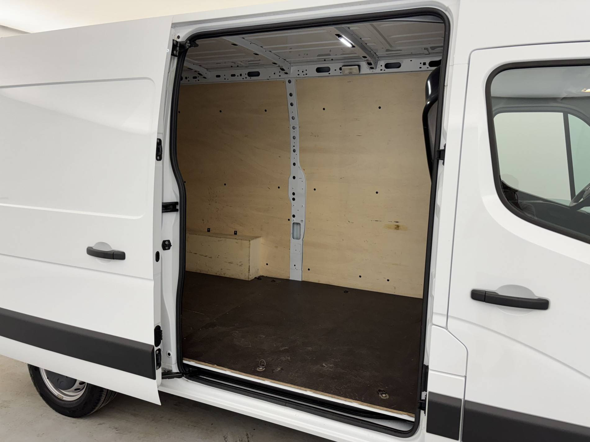 Vente en ligne Renault Trafic 3 Fourgon TRAFIC FGN L1H1 2800 KG BLUE DCI 110 au prix de 19 990 €