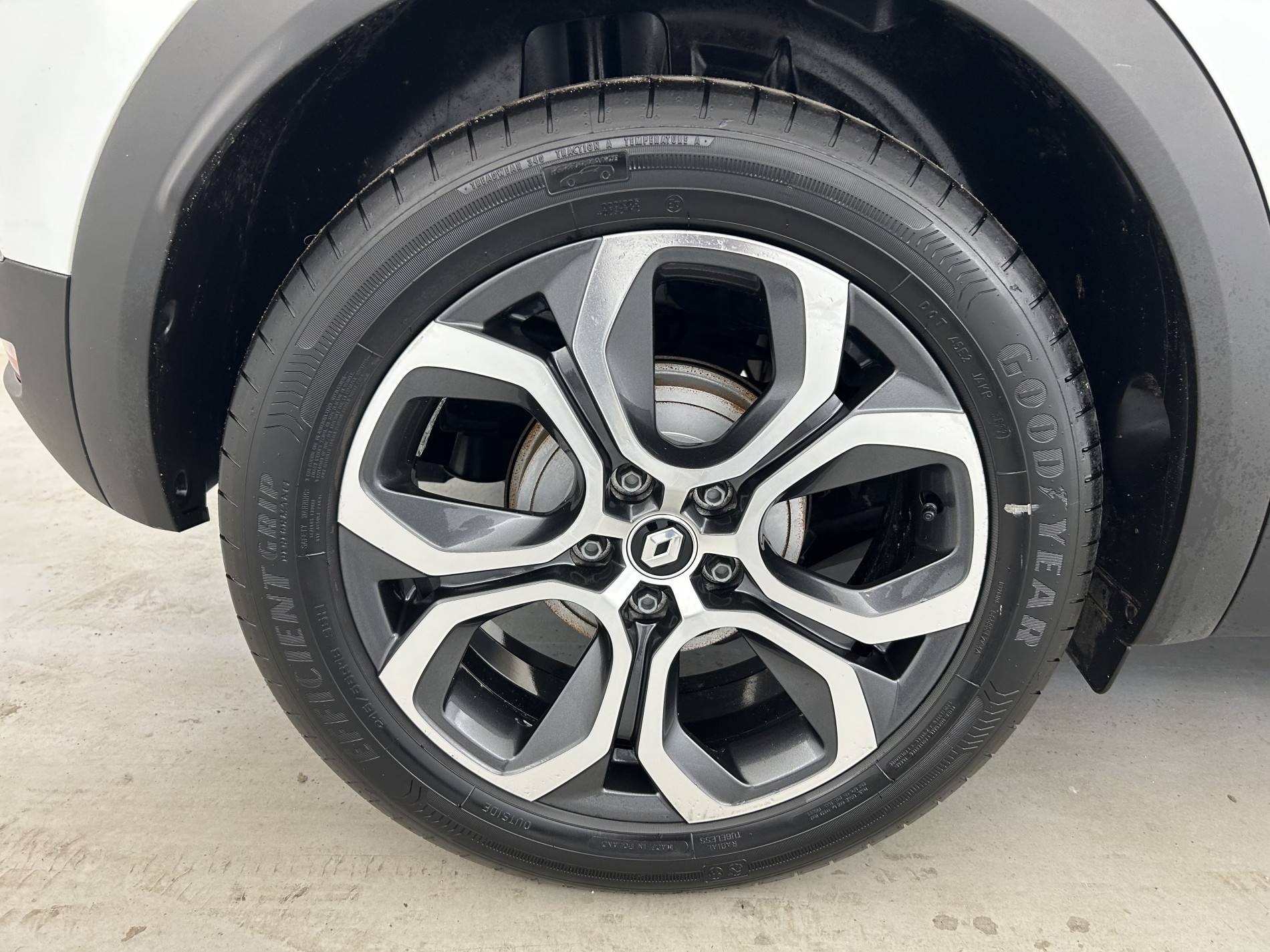 Vente en ligne Renault Captur  mild hybrid 160 EDC au prix de 19 990 €