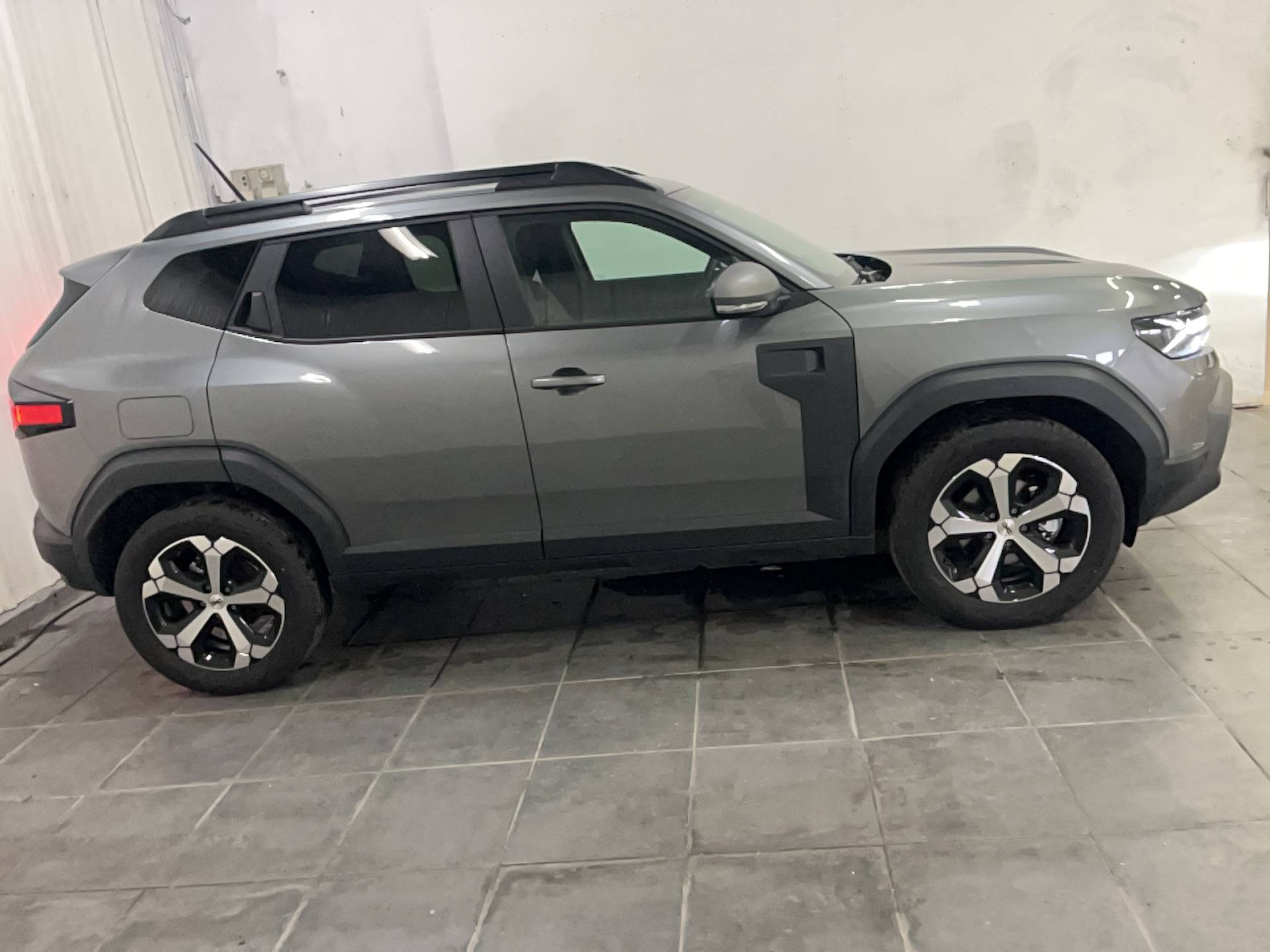 Vente en ligne Dacia Duster  Hybrid 155 au prix de 30 200 €
