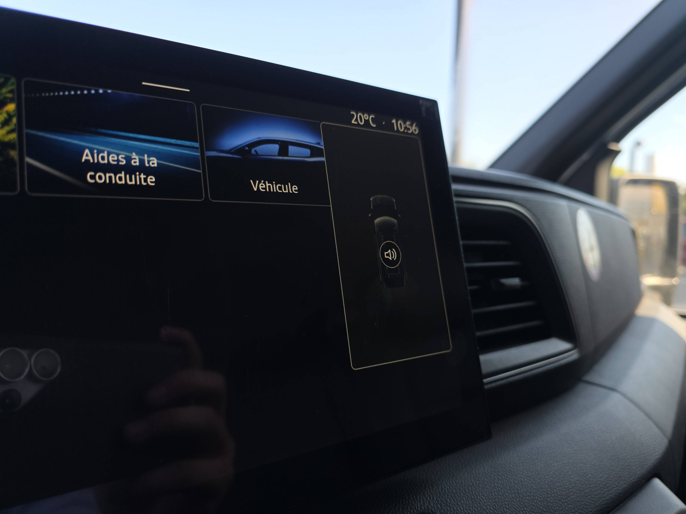 Vente en ligne Renault Master Fourgon MASTER FG BLUE DCI 130 L2H2 3T5 TR au prix de 29 990 €
