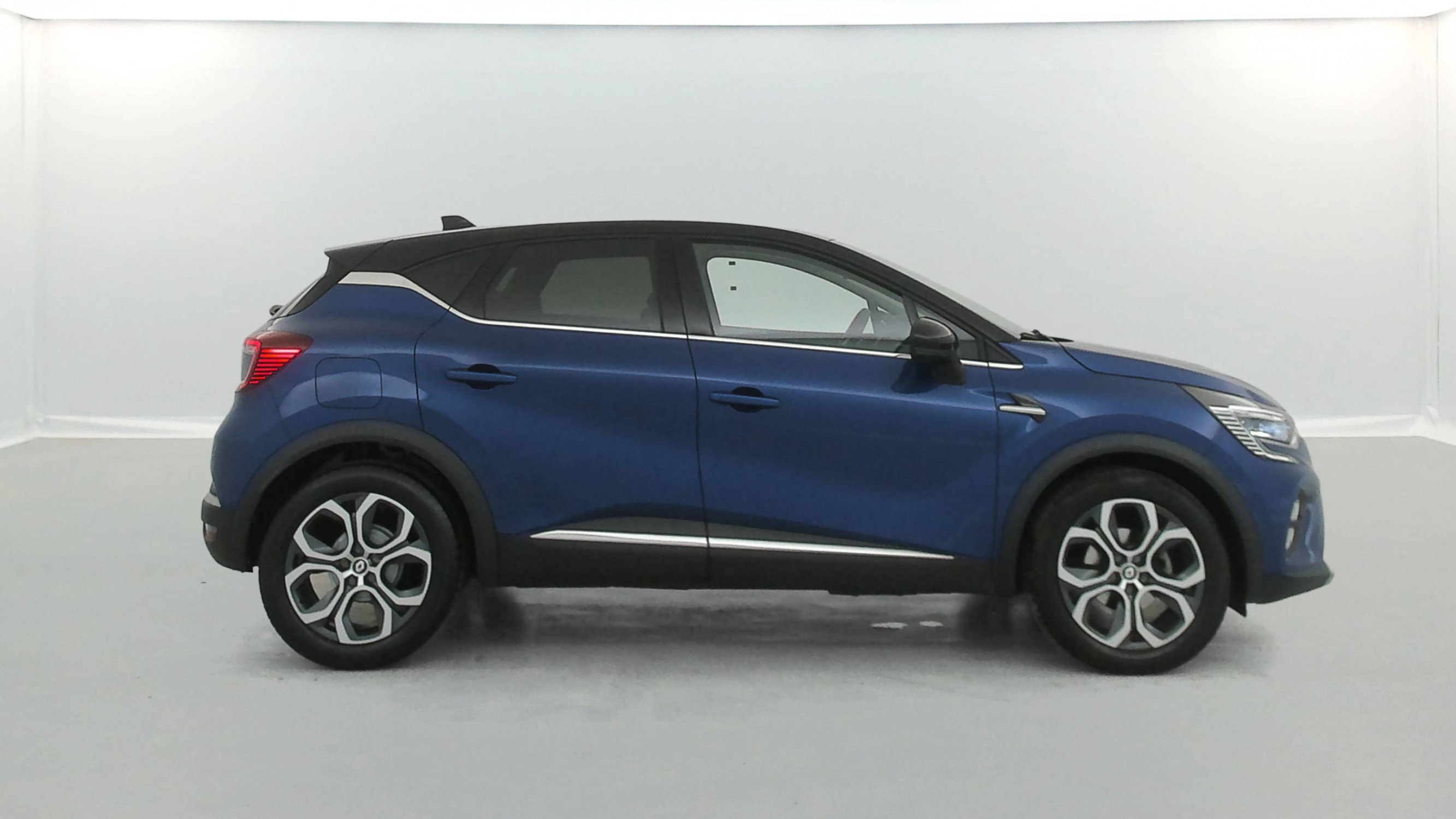 Vente en ligne Renault Captur  mild hybrid 140 au prix de 20 990 €