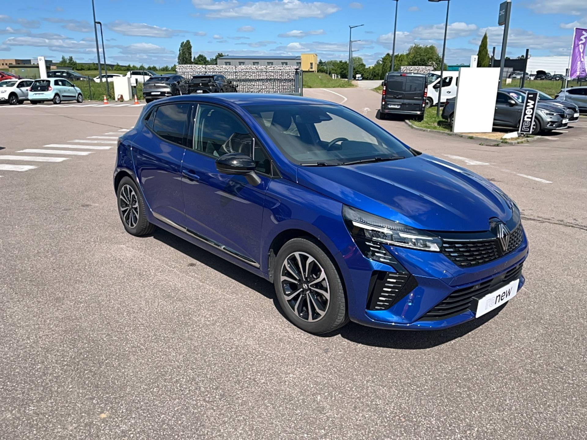 Vente en ligne Renault Clio 5 Clio E-Tech full hybrid 145 au prix de 20 791 €