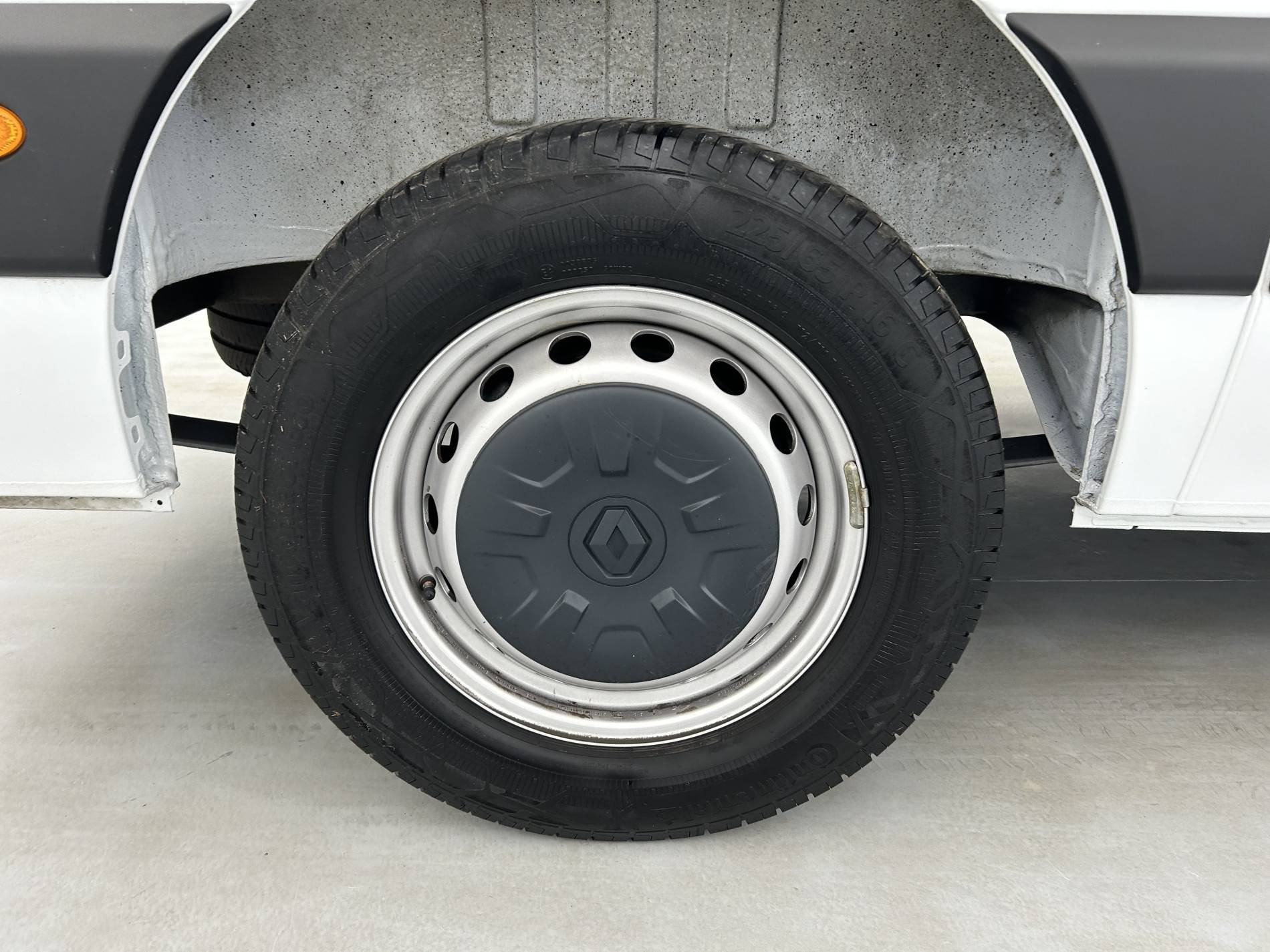 Vente en ligne Renault Master Fourgon MASTER FGN TRAC F3500 L3H3 BLUE DCI 135 au prix de 29 999 €
