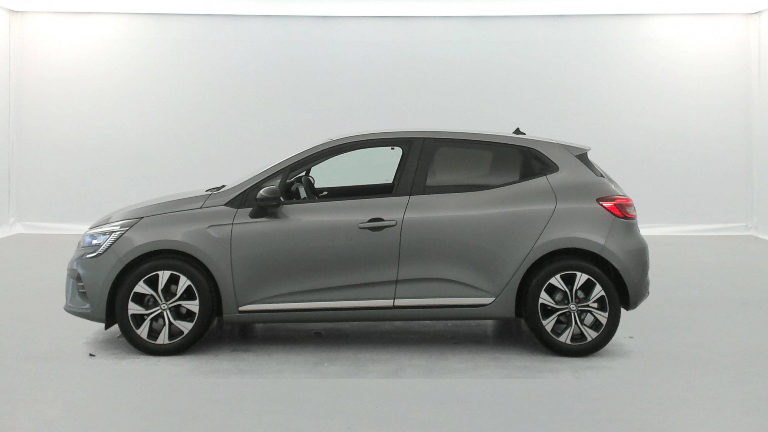 Vente en ligne Renault Clio 5 Clio TCe 90 au prix de 14 790 €