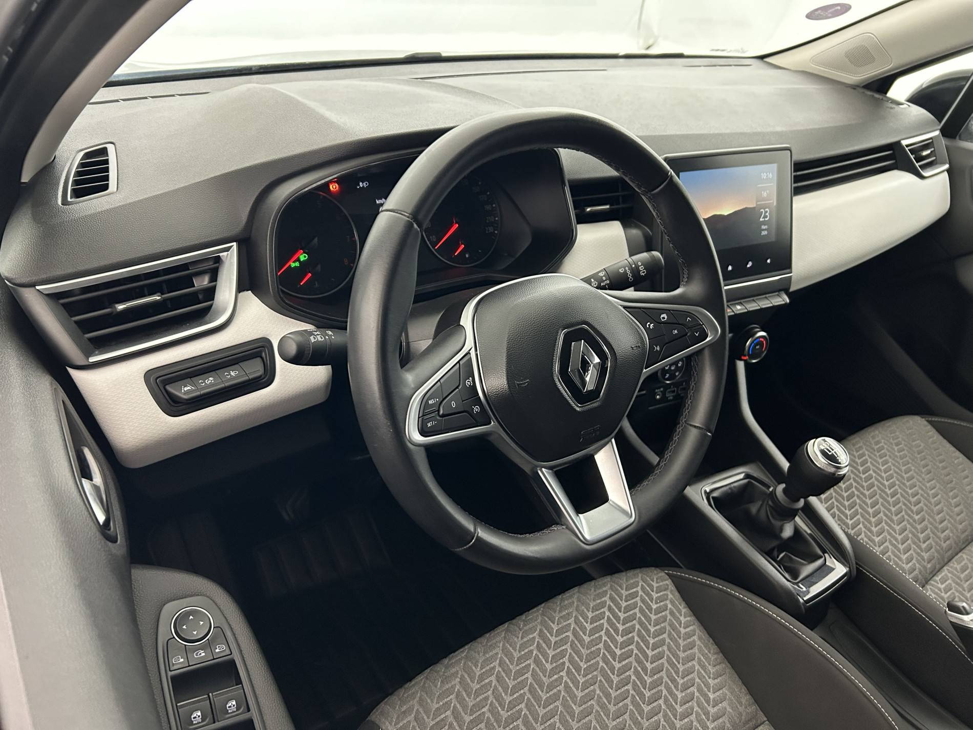 Vente en ligne Renault Clio 5 Clio TCe 90 au prix de 13 990 €