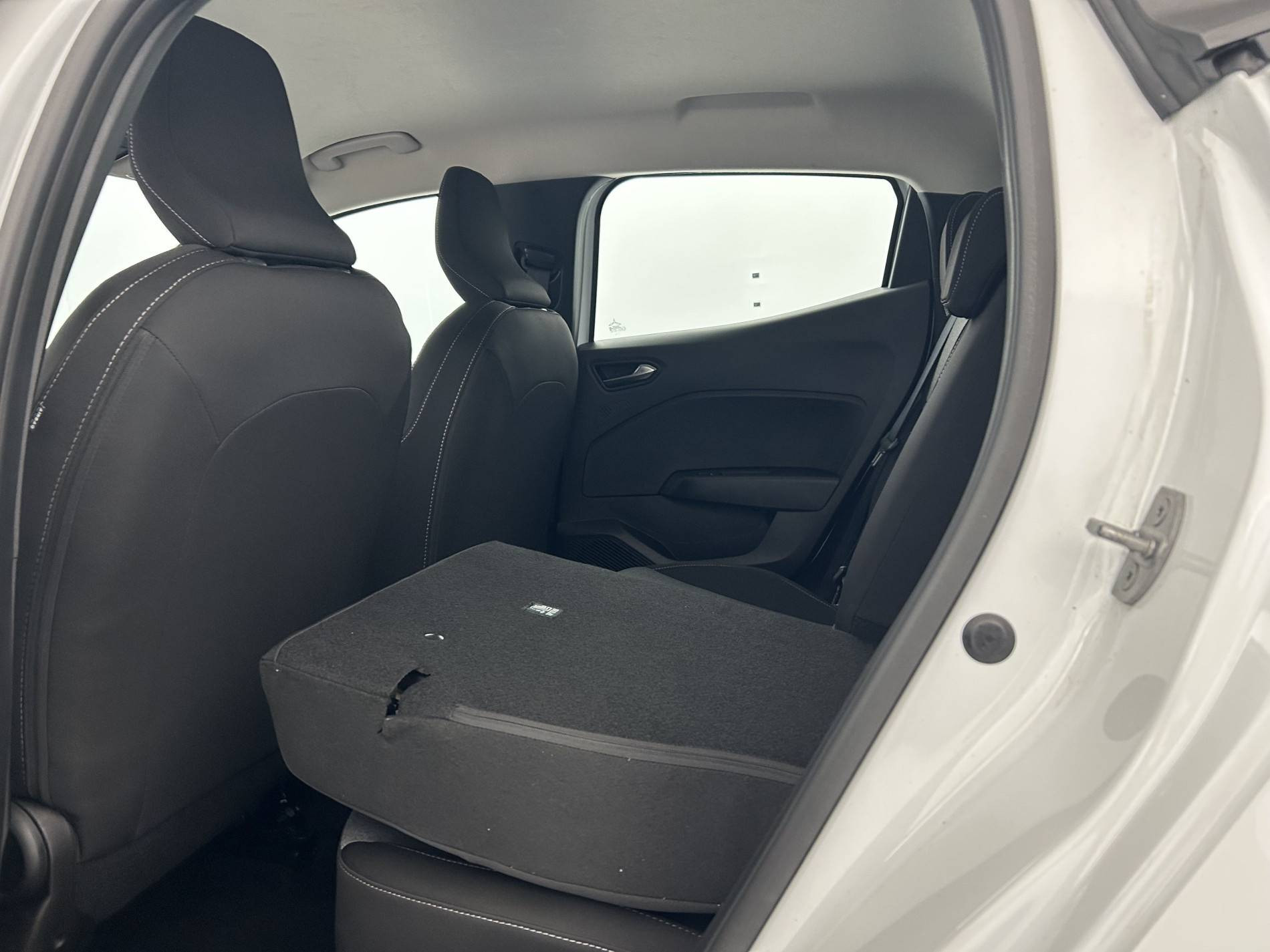 Vente en ligne Renault Clio 5 Clio E-Tech full hybrid 145 ch GSR2 au prix de 19 990 €