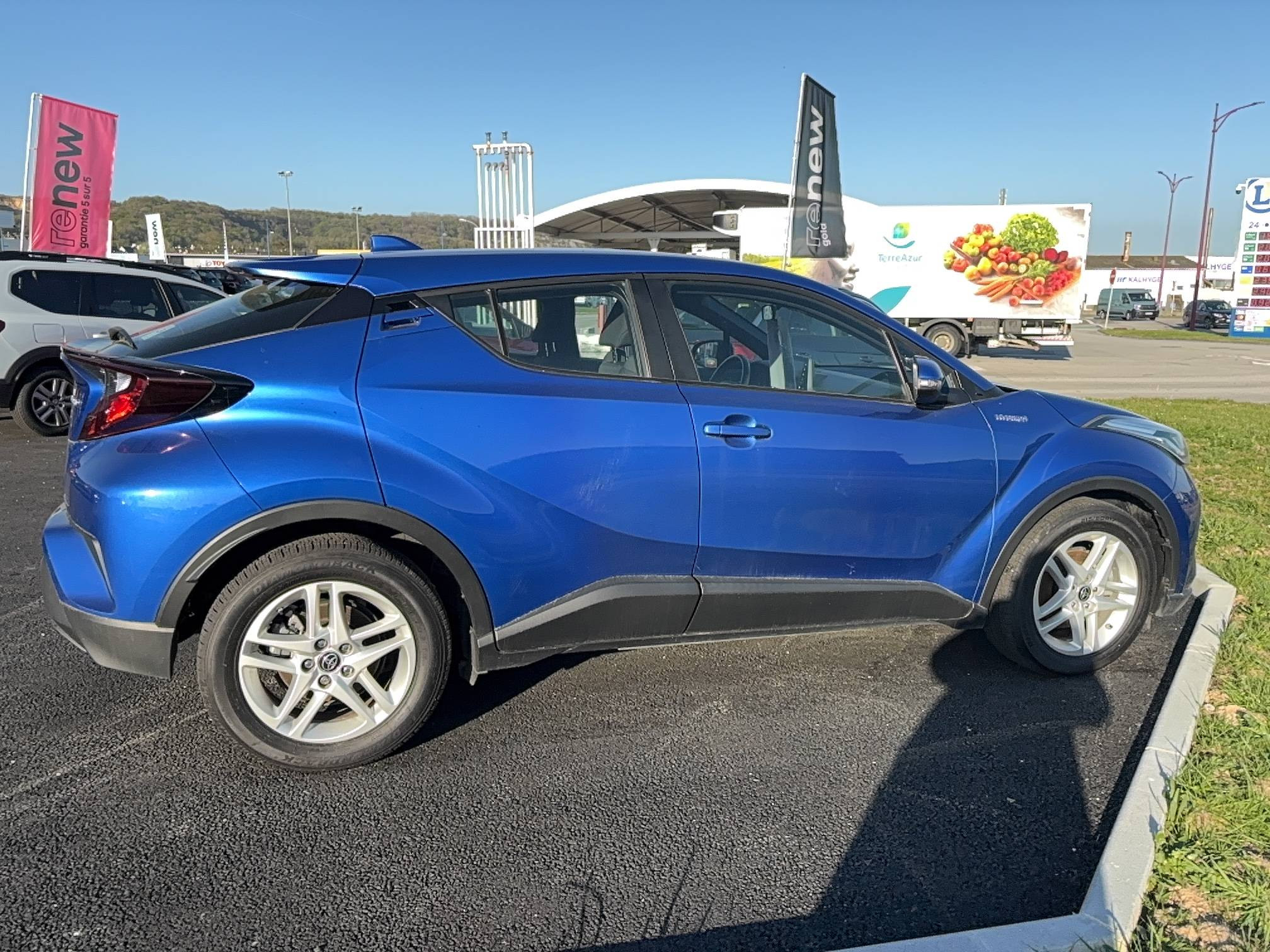 Vente en ligne Toyota C-HR C-HR Hybride 1.8L au prix de 19 990 €