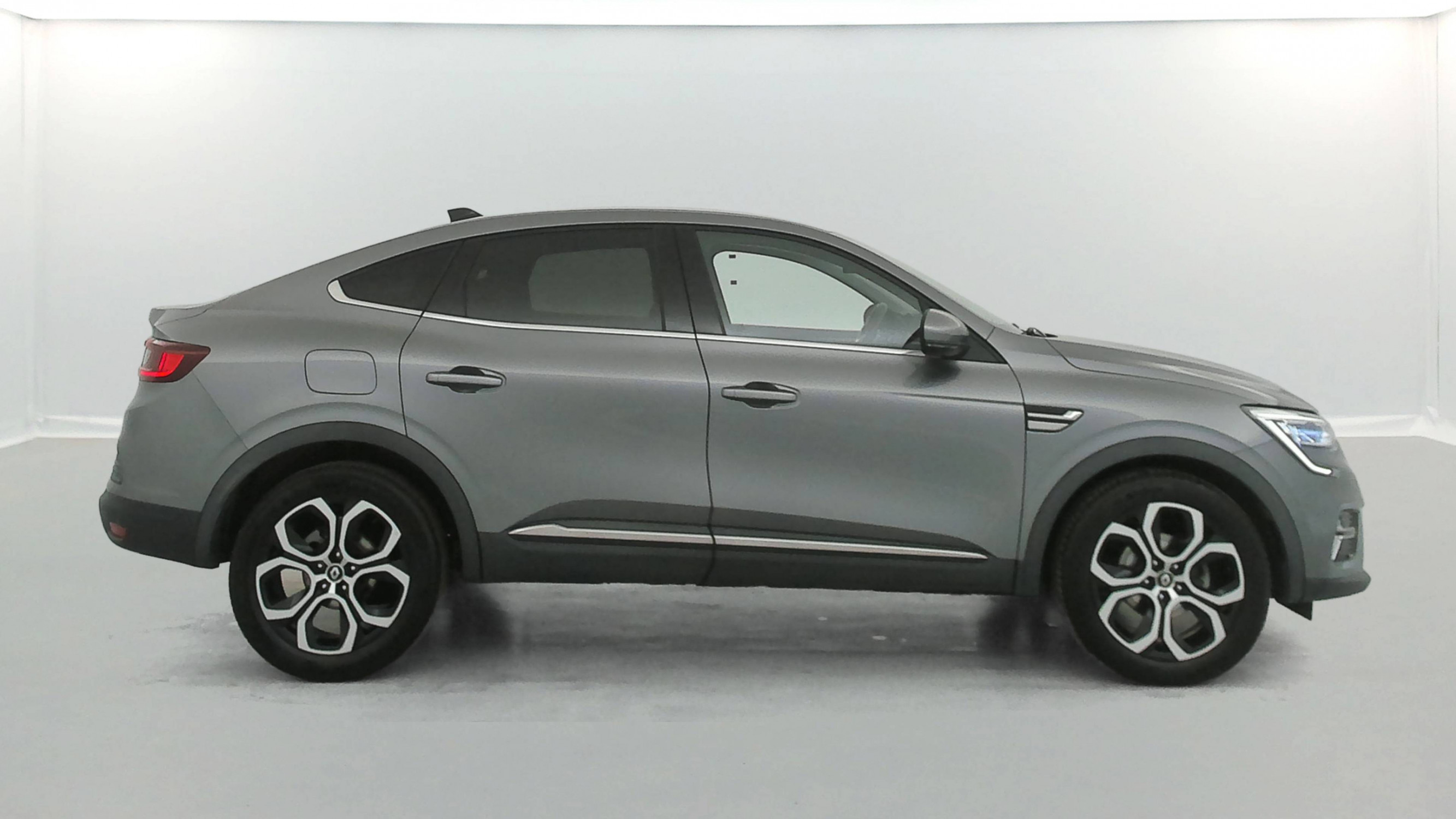 Vente en ligne Renault Arkana  mild hybrid 140 EDC FAP - 22 au prix de 19 790 €