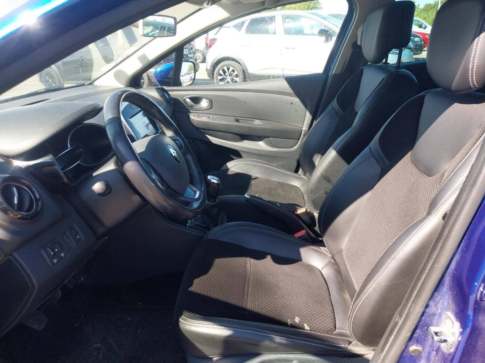 Vente en ligne Renault Clio 4 Clio dCi 90 Energy au prix de 10 890 €