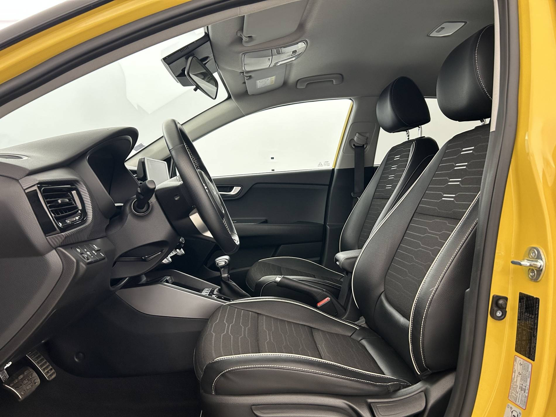 Vente en ligne Kia Stonic  1.0 T-GDi 120 ch MHEV DCT7 au prix de 17 500 €