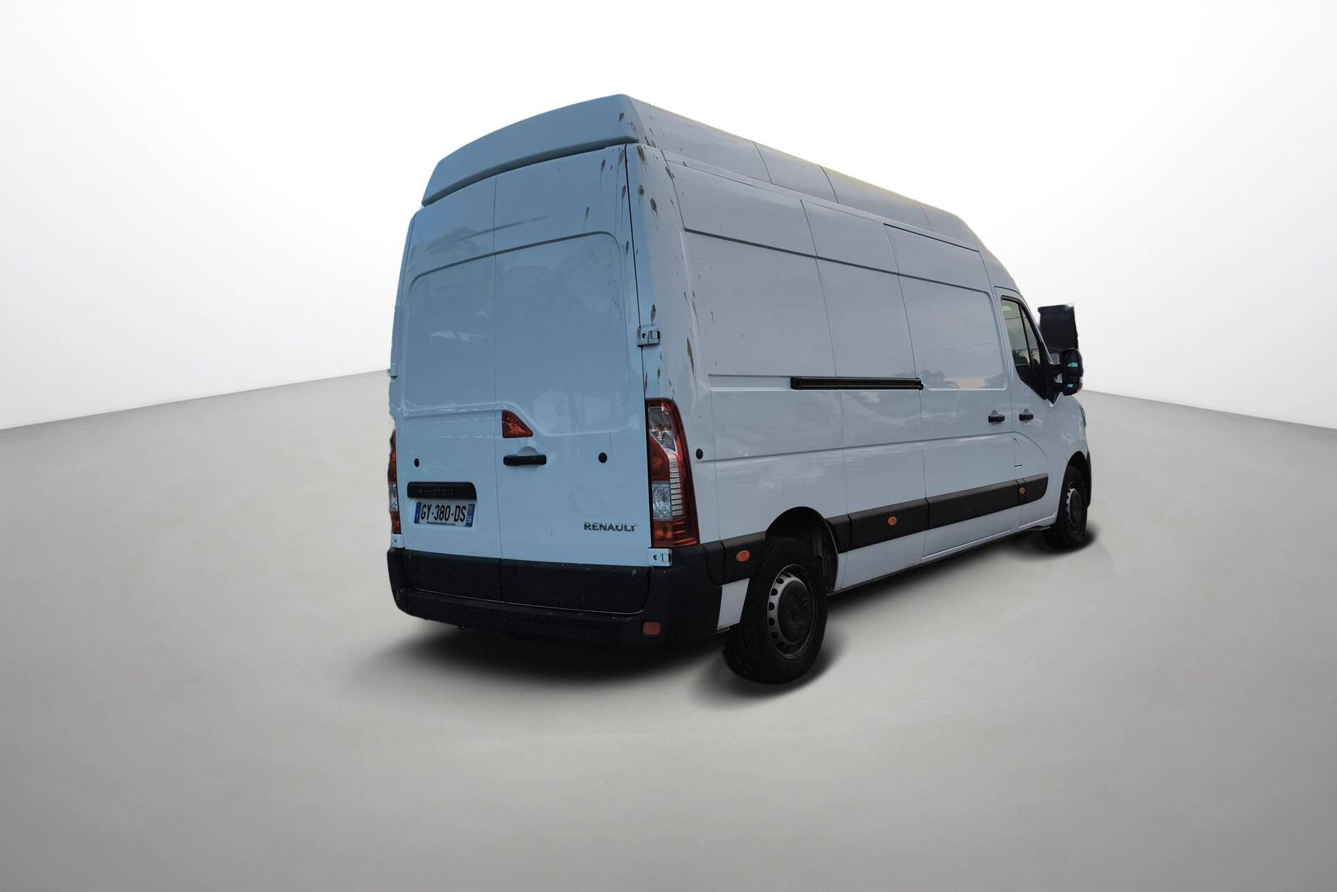 Vente en ligne Renault Master Fourgon MASTER FGN TRAC F3500 L3H3 BLUE DCI 135 au prix de 32 390 €