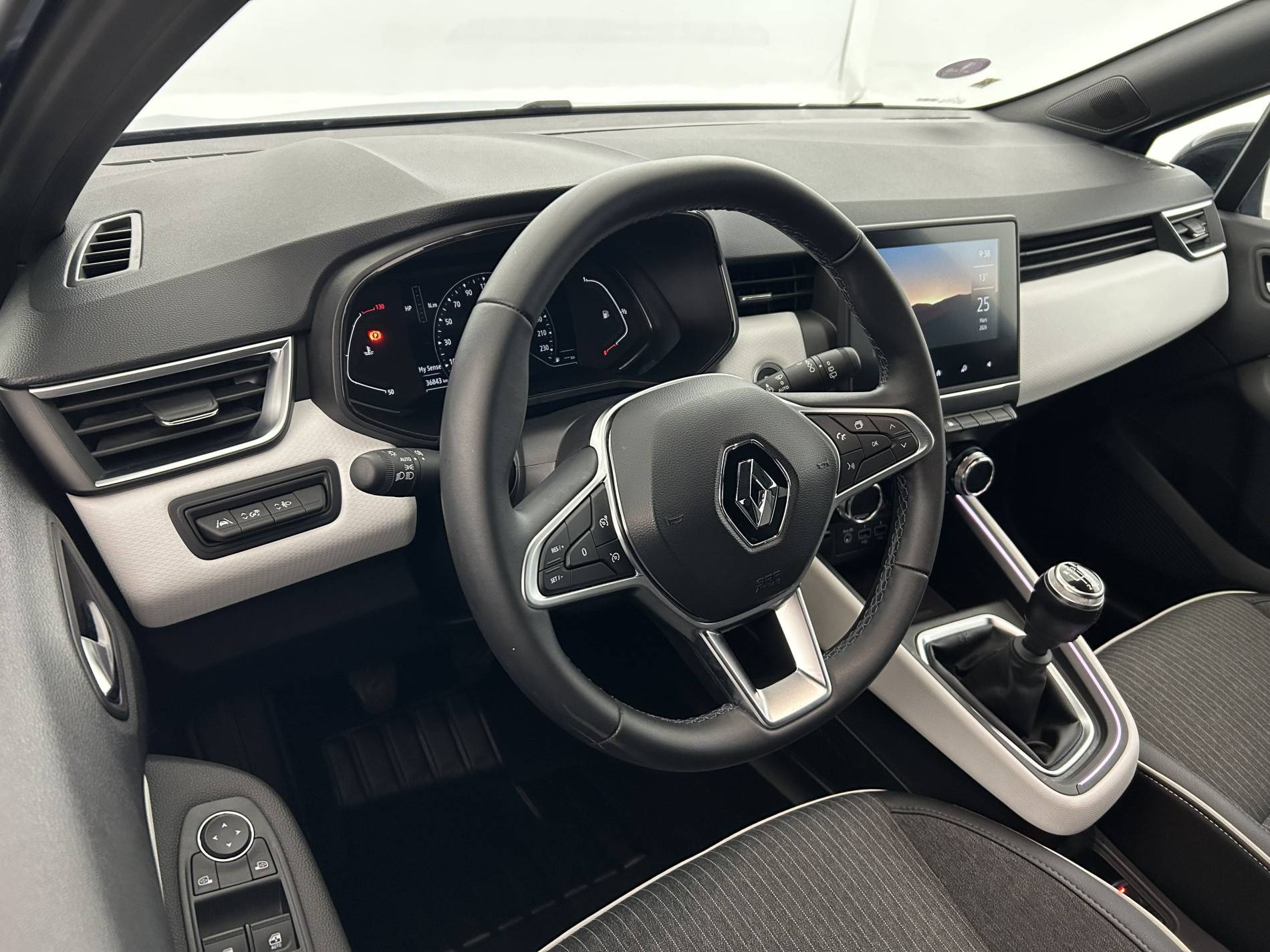 Vente en ligne Renault Clio 5 Clio TCe 90 au prix de 15 890 €