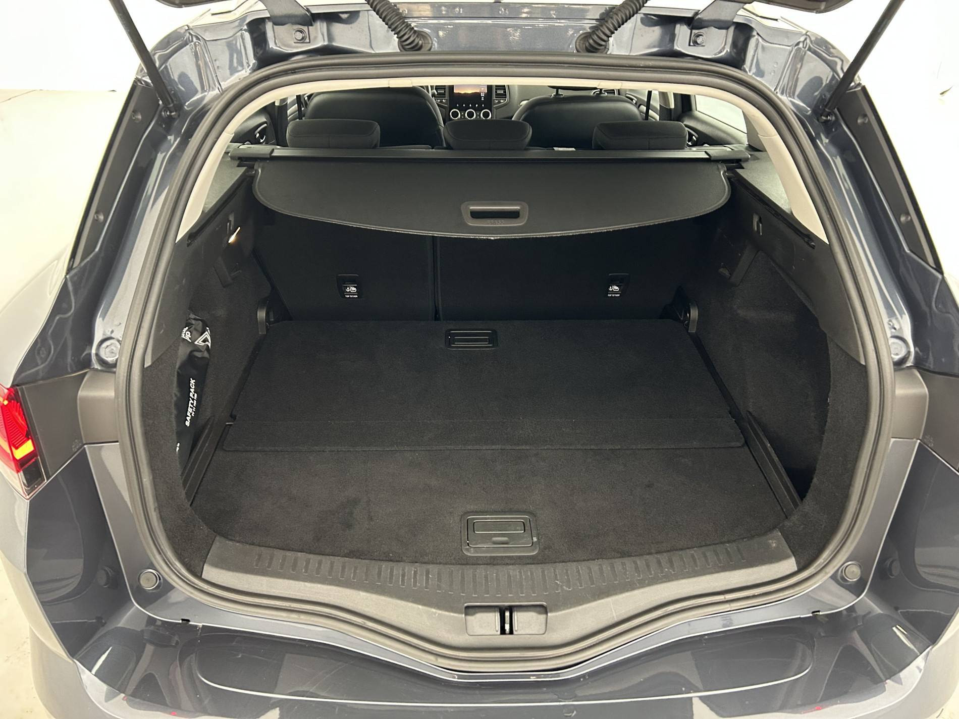 Vente en ligne Renault Megane 4 Estate  TCe 140 au prix de 15 490 €