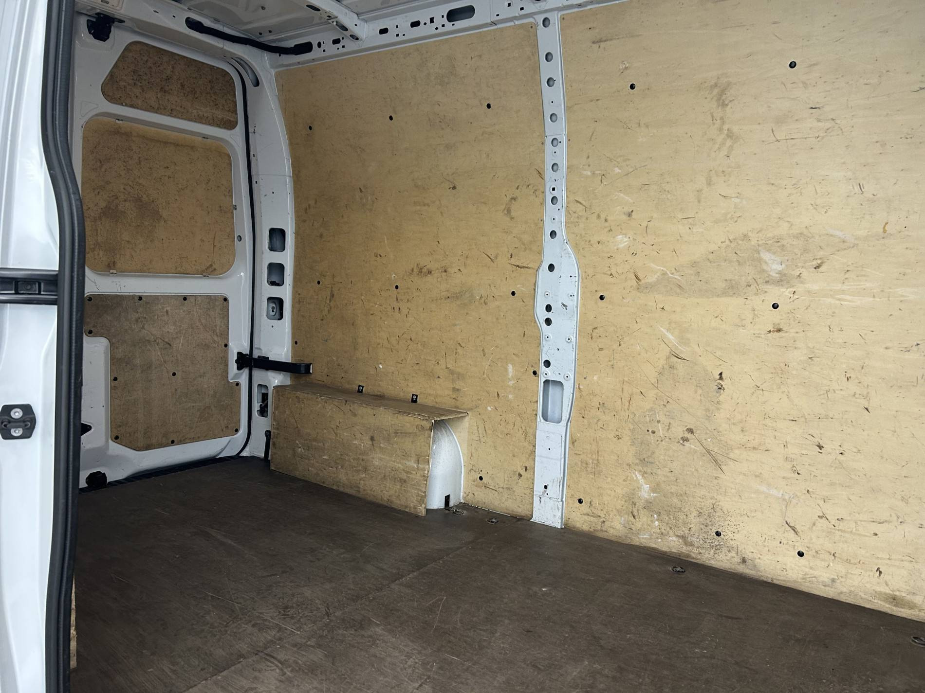 Vente en ligne Renault Master Fourgon MASTER FGN TRAC F3500 L2H2 BLUE DCI 135 au prix de 23 990 €
