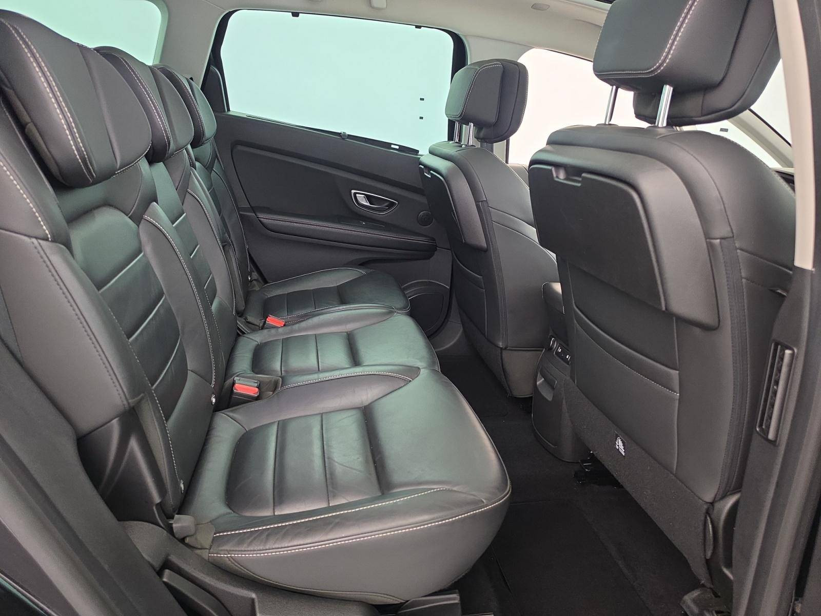 Vente en ligne Renault Grand Scenic 4 Grand Scenic Blue dCi 150 EDC au prix de 18 990 €