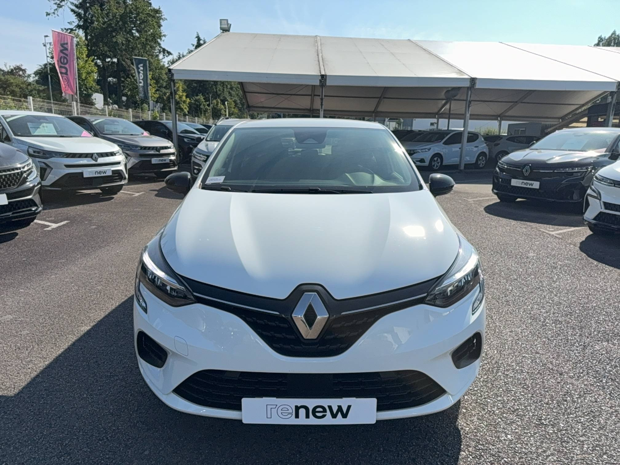 Vente en ligne Renault Clio 5 Clio E-Tech full hybrid 145 au prix de 16 690 €