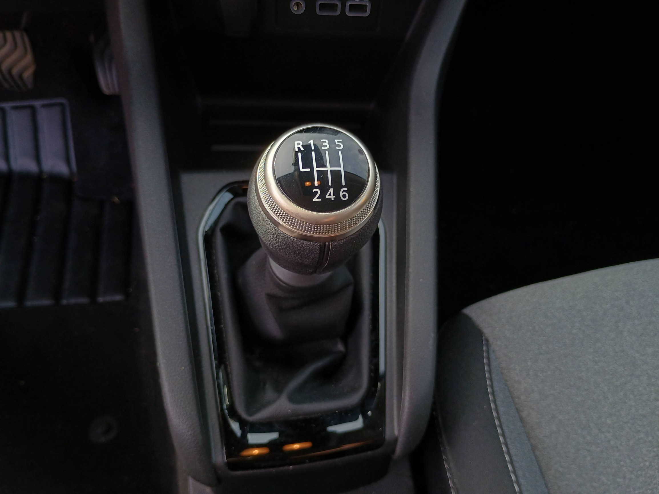 Vente en ligne Renault Clio 5 Clio Eco-G 100 ch GSR2 au prix de 14 291 €
