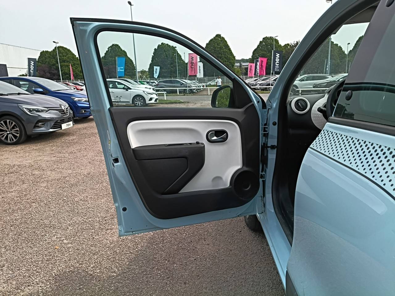 Vente en ligne Renault Twingo Electrique Twingo III E-Tech au prix de 14 990 €