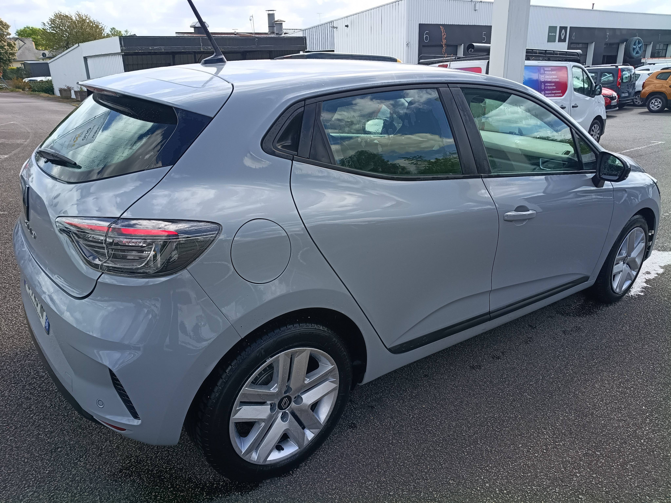 Vente en ligne Renault Clio 5 Clio Blue dCi 100 ch GSR2 au prix de 16 490 €