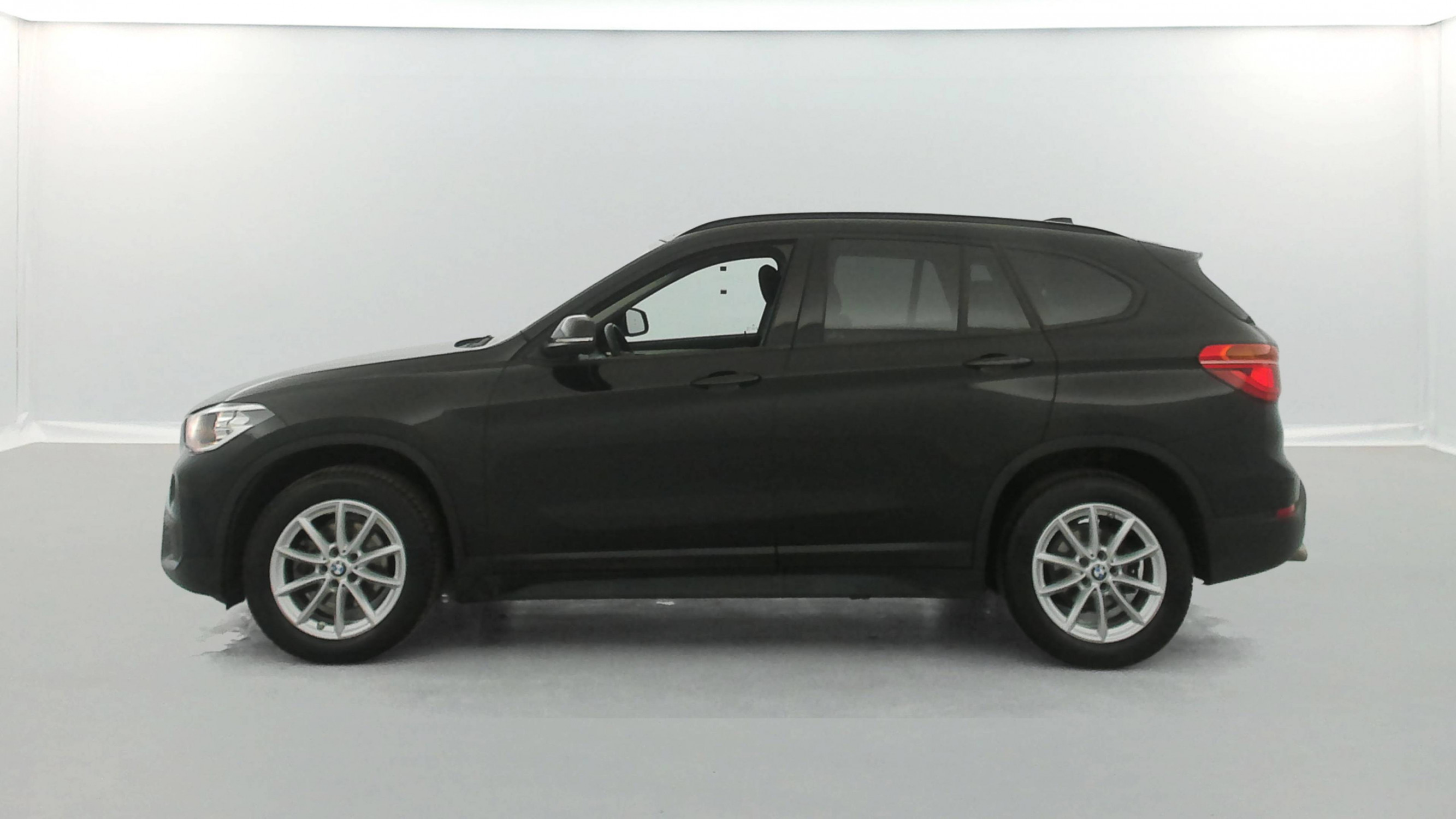 Vente en ligne Bmw X1 X1 sDrive 18i 140 ch au prix de 17 990 €