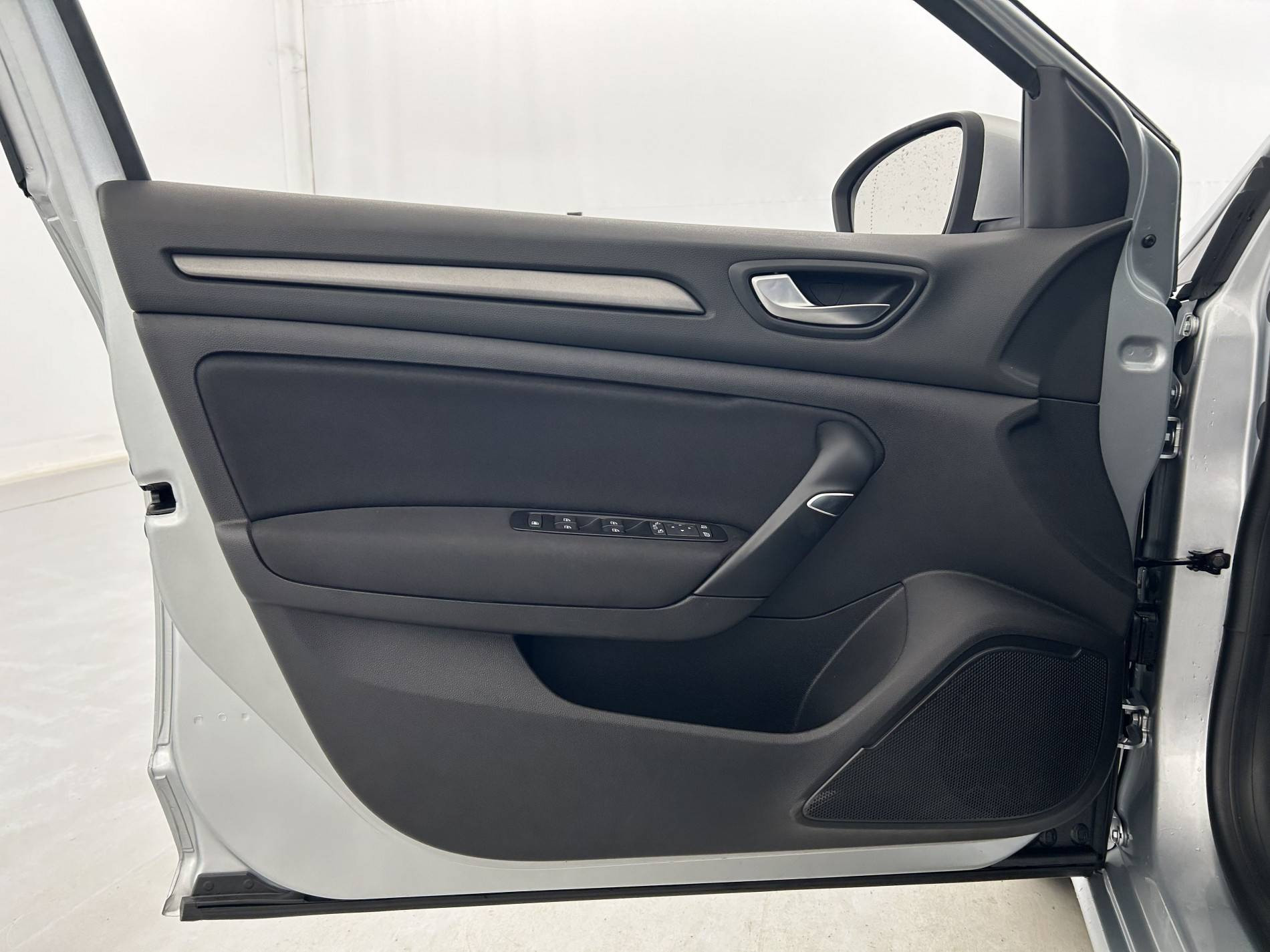 Vente en ligne Renault Megane 4 Mégane IV Berline Blue dCi 115 - 21B au prix de 14 890 €