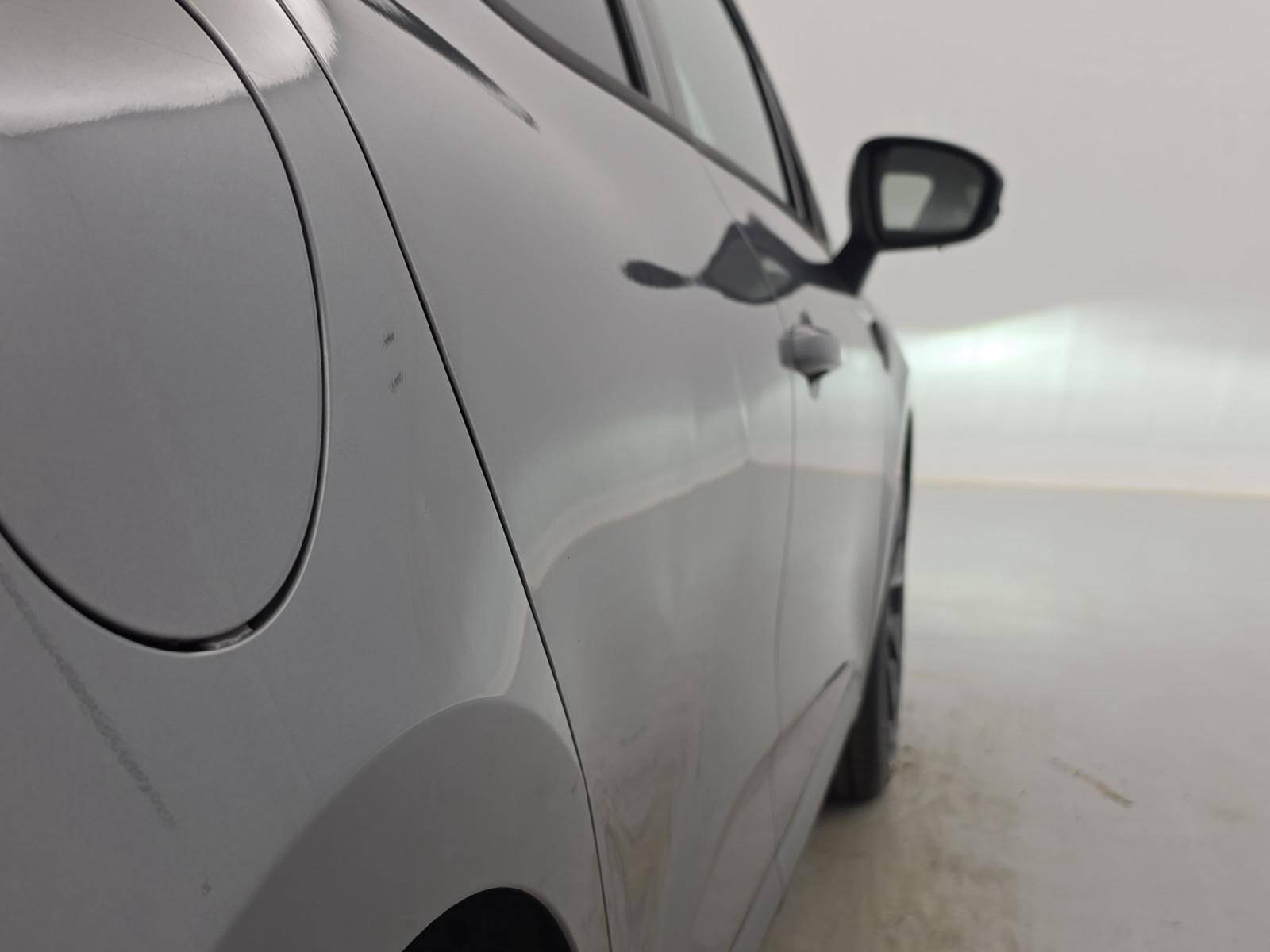 Vente en ligne Renault Clio 5 Clio E-Tech full hybrid 145 ch GSR2 au prix de 21 390 €