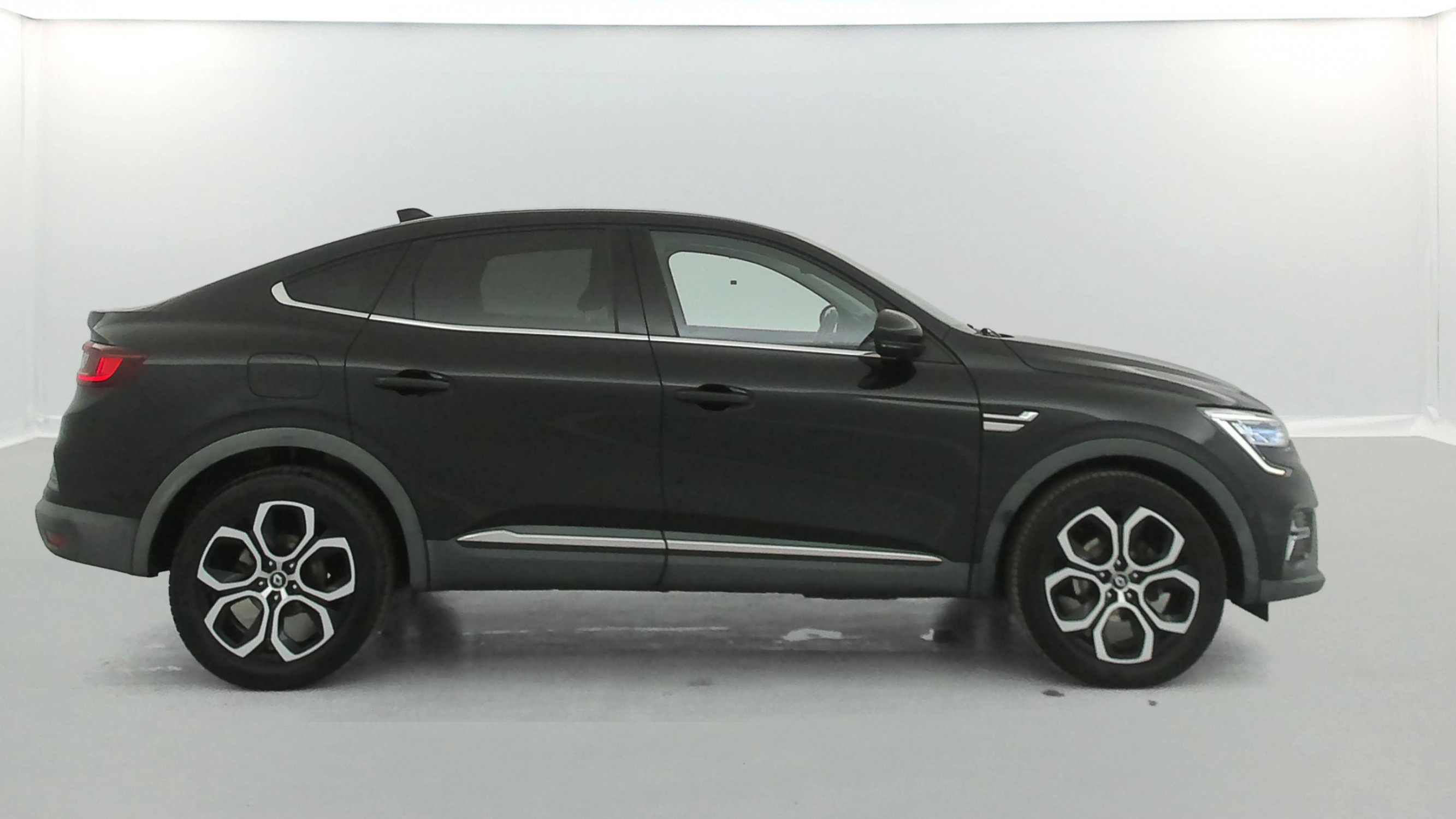 Vente en ligne Renault Arkana  TCe 140 EDC FAP - 21B au prix de 18 490 €