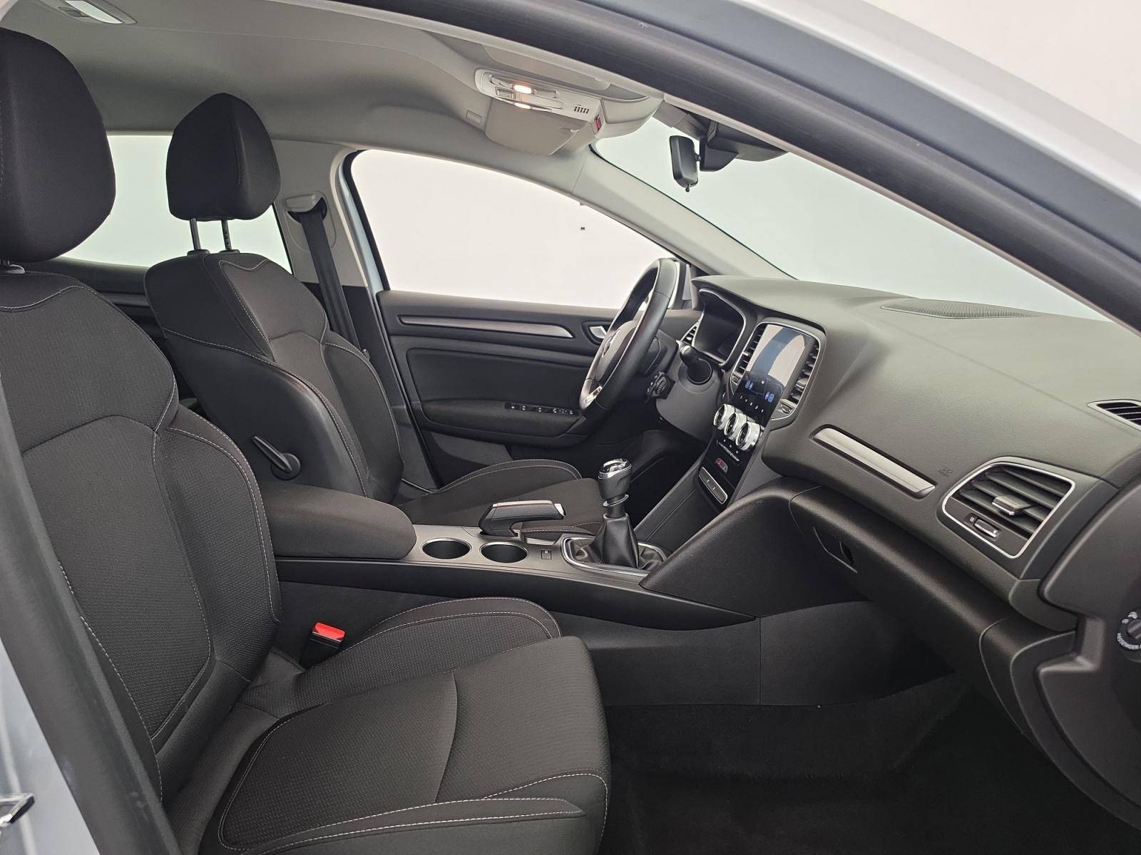 Vente en ligne Renault Megane 4 Mégane IV Berline Blue dCi 115 au prix de 14 890 €