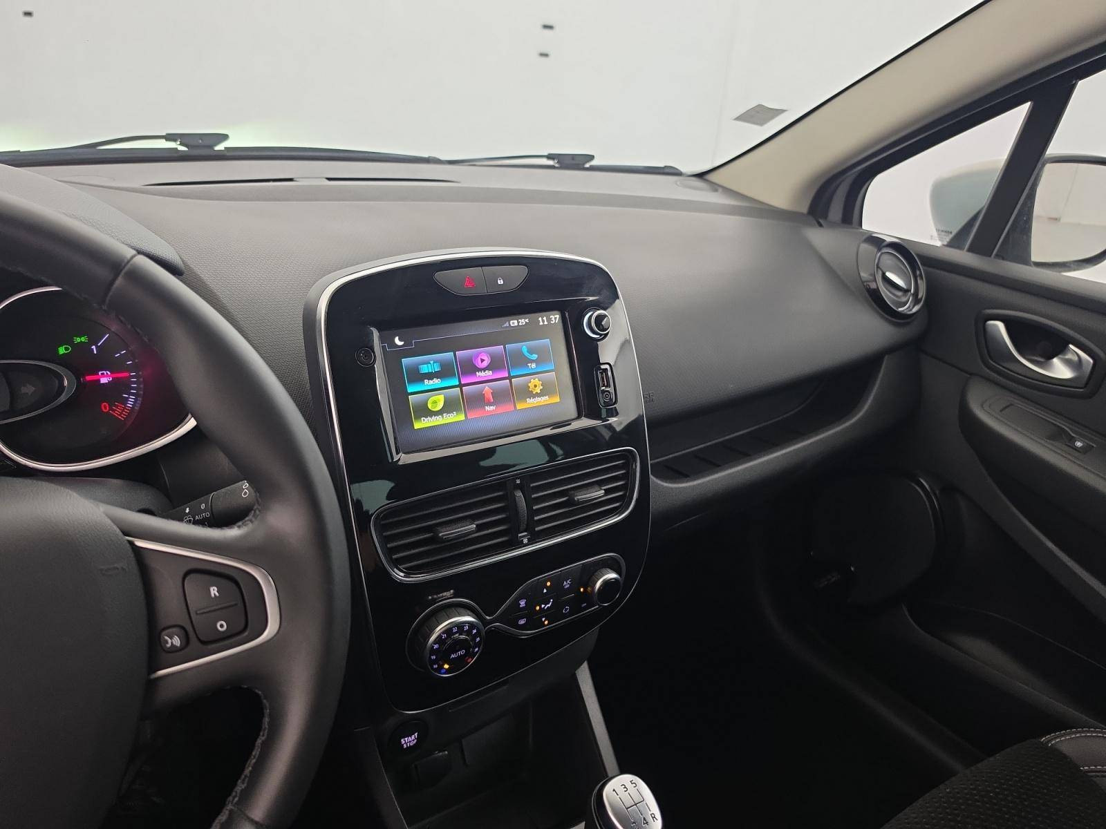 Vente en ligne Renault Clio 4 Clio TCe 90 E6C au prix de 10 990 €