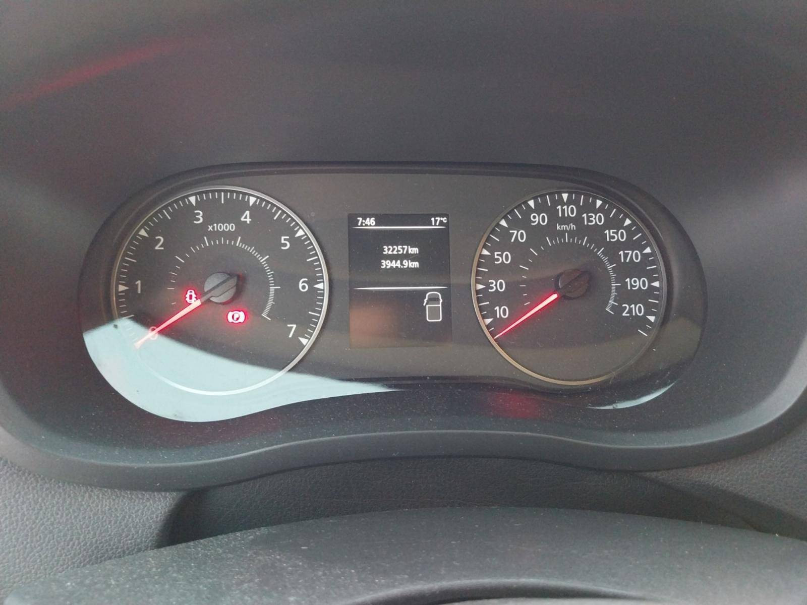 Vente en ligne Renault Master Fourgon MASTER FGN TRAC F3500 L2H2 BLUE DCI 135 au prix de 25 990 €