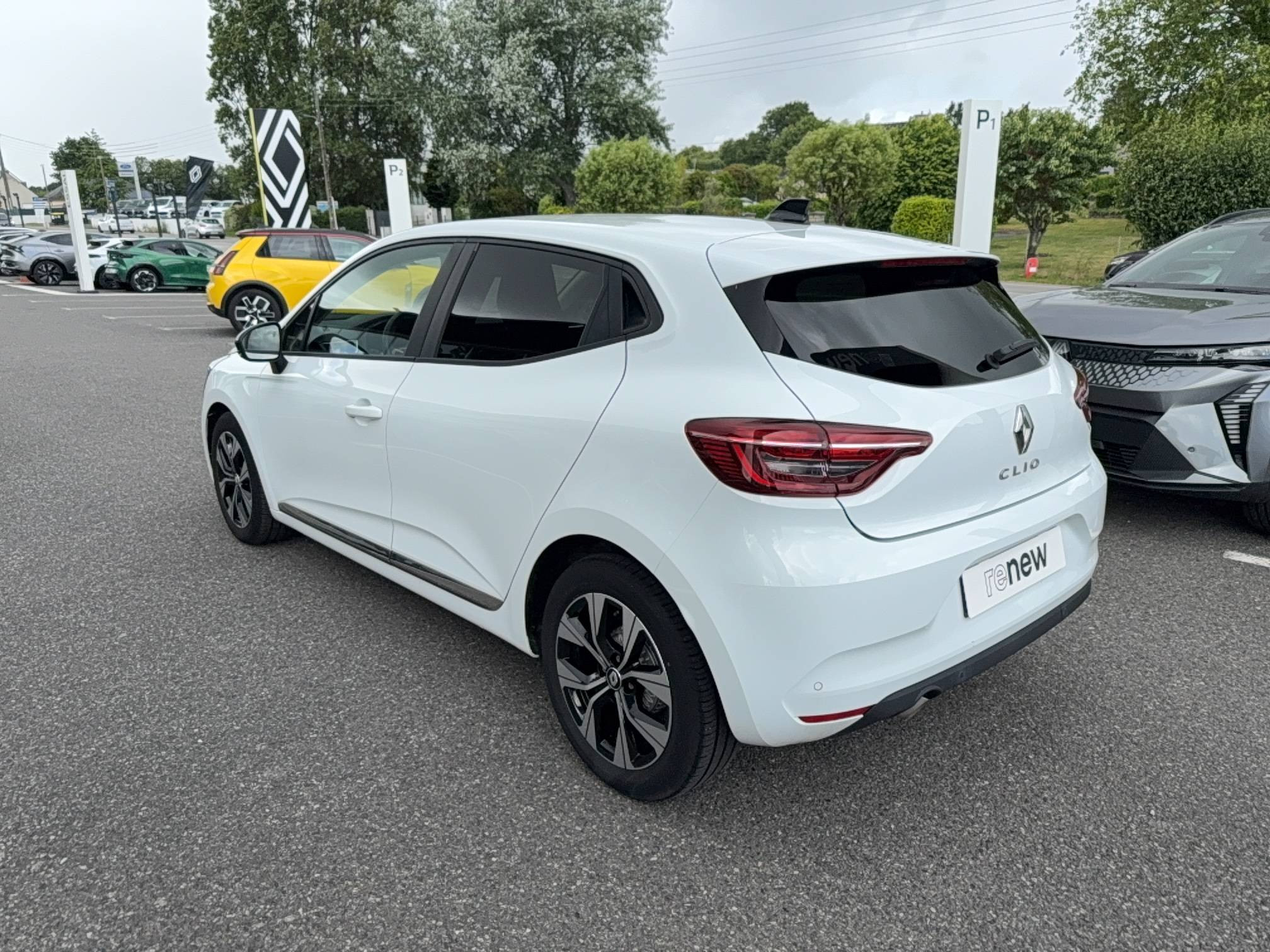 Vente en ligne Renault Clio 5 Clio TCe 100 GPL au prix de 15 490 €