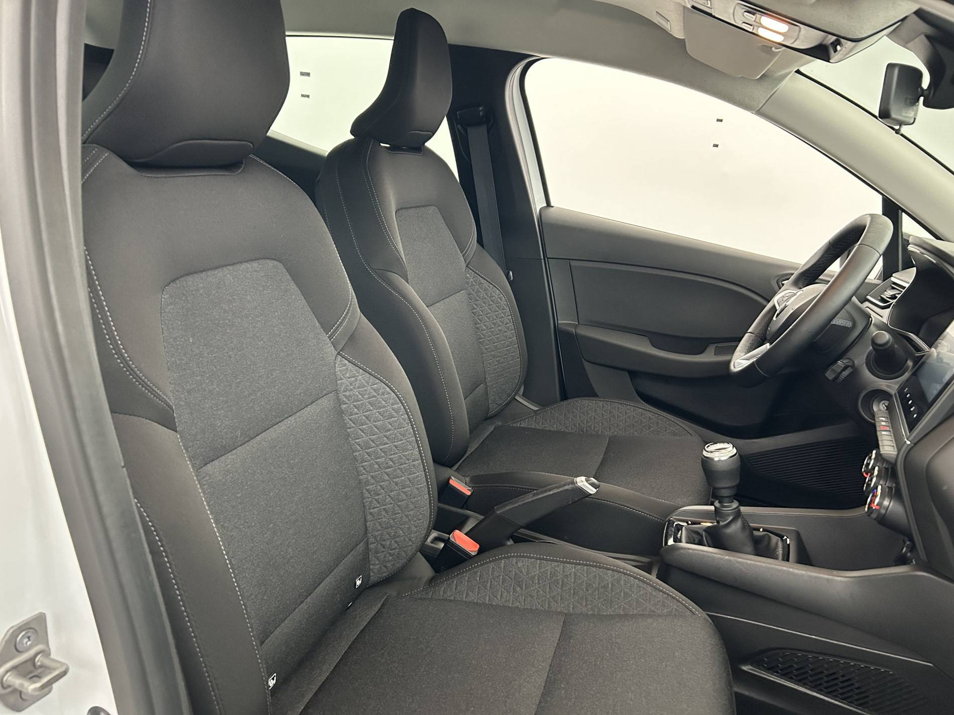 Vente en ligne Renault Clio 5 Clio TCe 90 au prix de 13 790 €