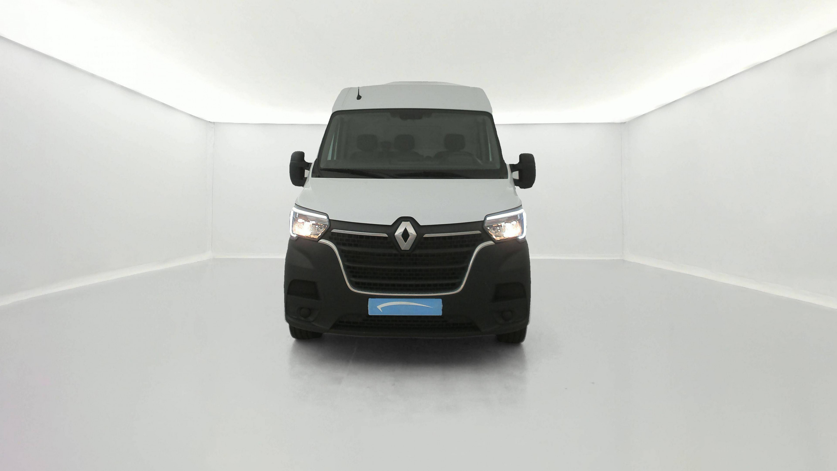 Vente en ligne Renault Master Fourgon MASTER FGN TRAC F3500 L2H2 BLUE DCI 135 au prix de 20 990 €