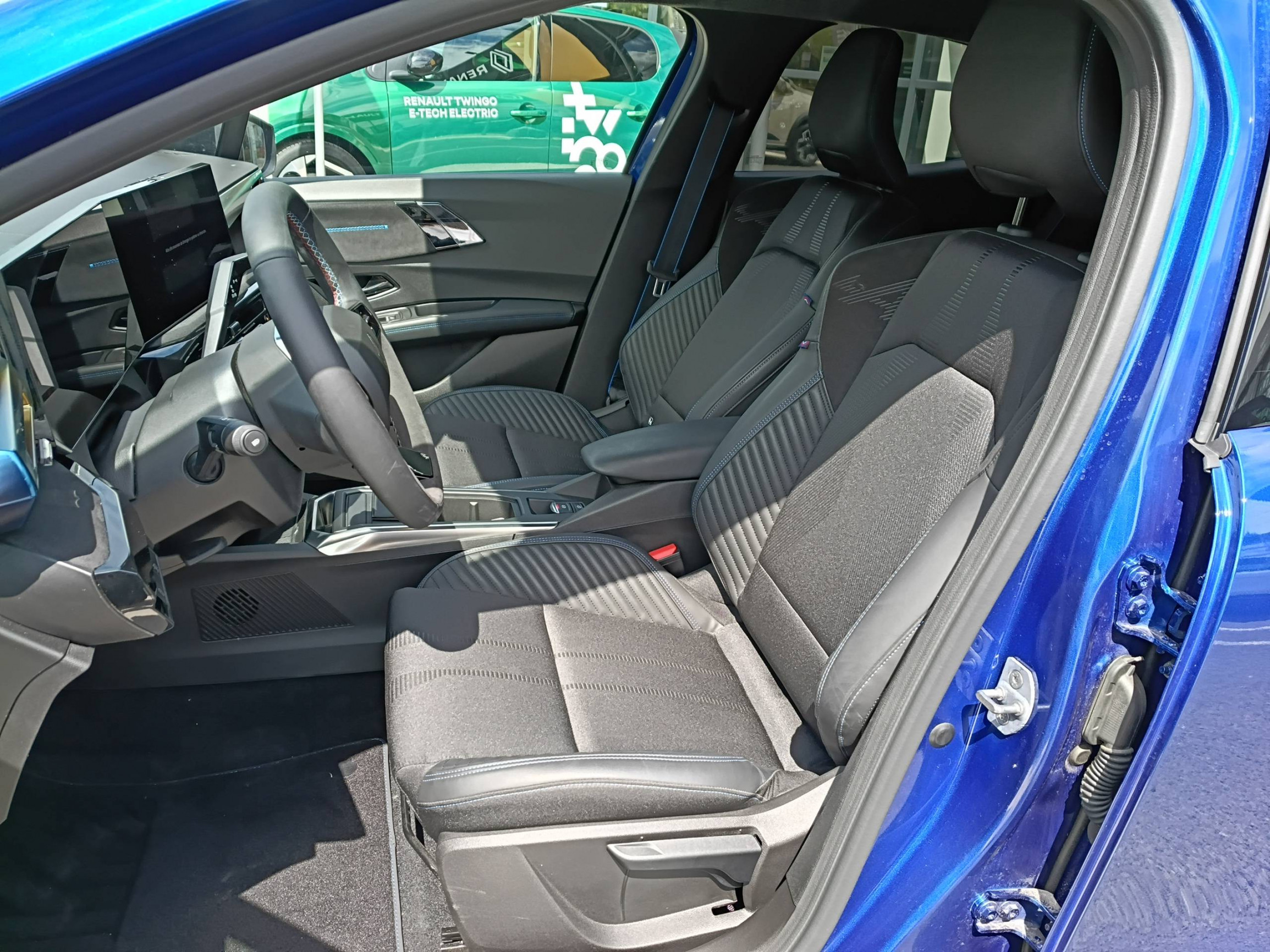 Vente en ligne Renault Clio 6 Clio E-Tech full hybrid 160 ch au prix de 28 490 €