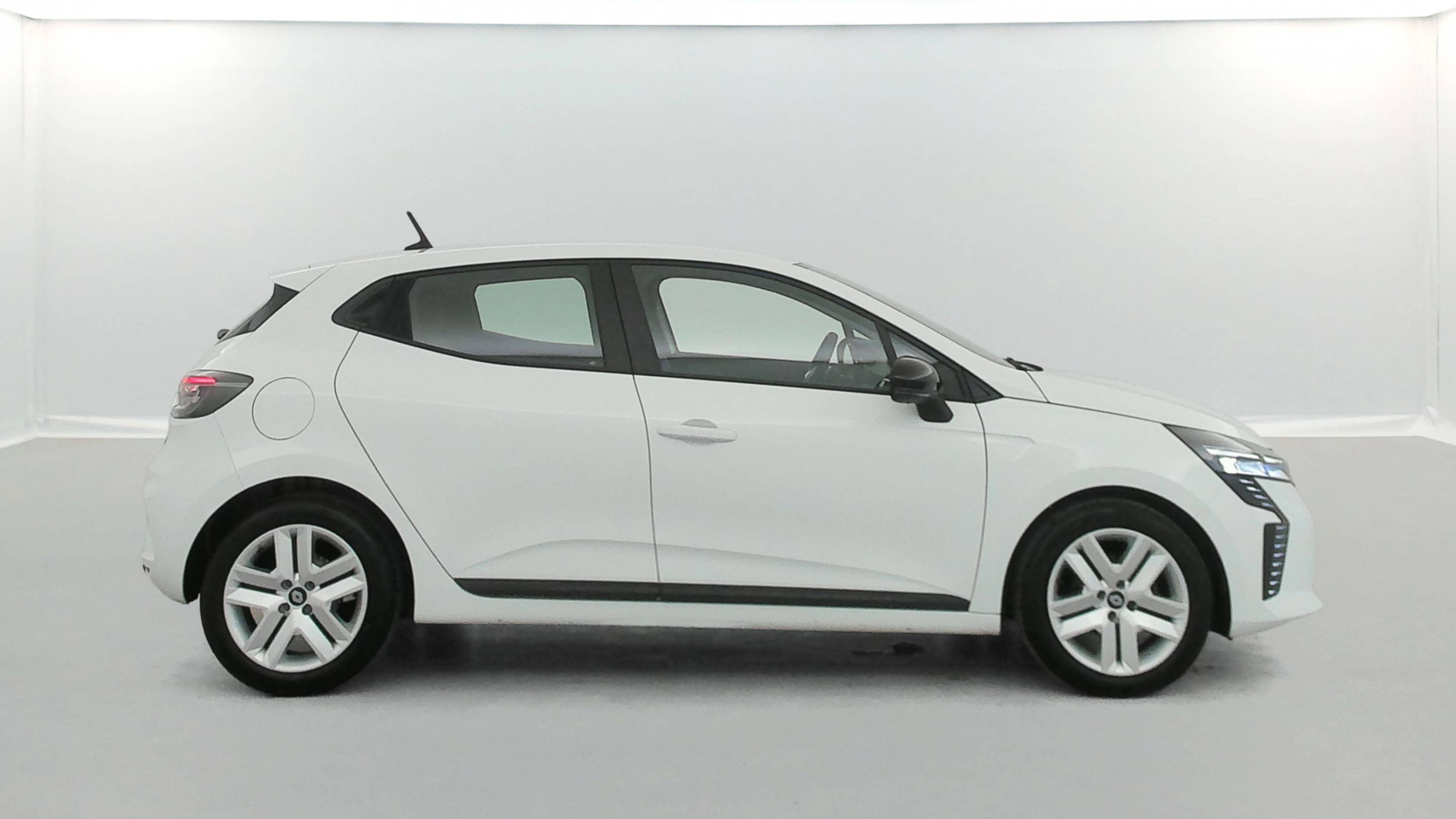 Vente en ligne Renault Clio 5 Clio TCe 90 au prix de 15 490 €