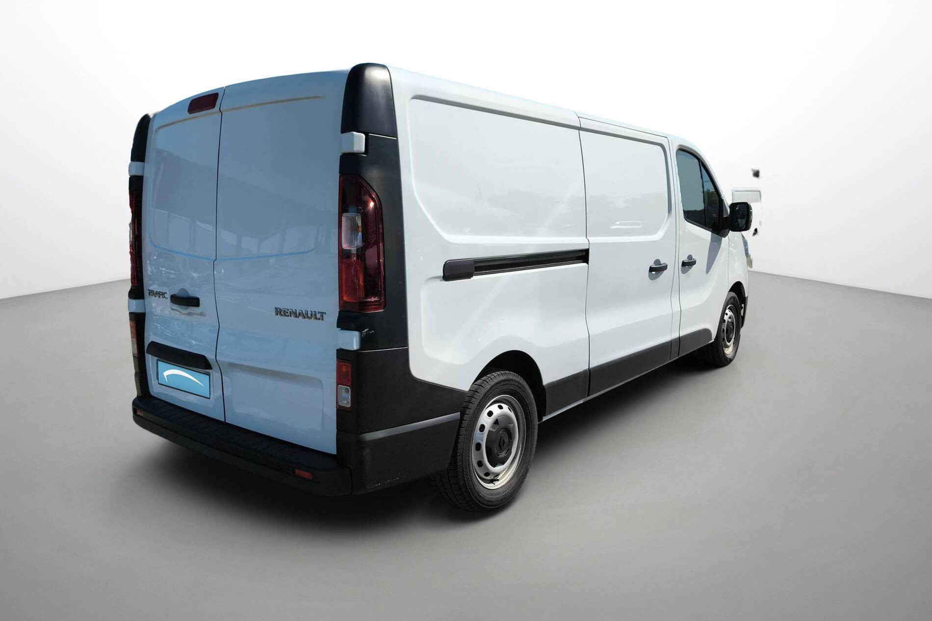 Vente en ligne Renault Trafic 3 Fourgon TRAFIC FGN L2H1 3000 KG BLUE DCI 130 au prix de 23 490 €