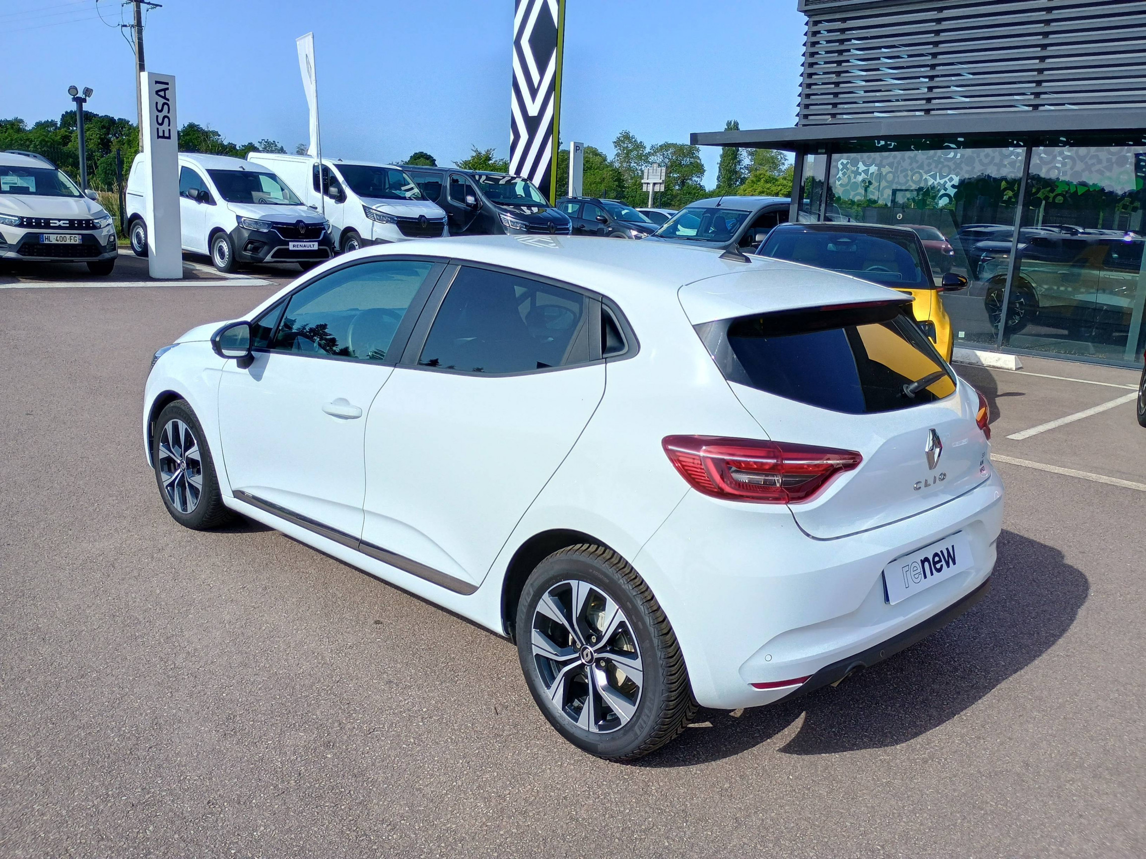 Vente en ligne Renault Clio 5 Clio Blue dCi 100 au prix de 13 991 €