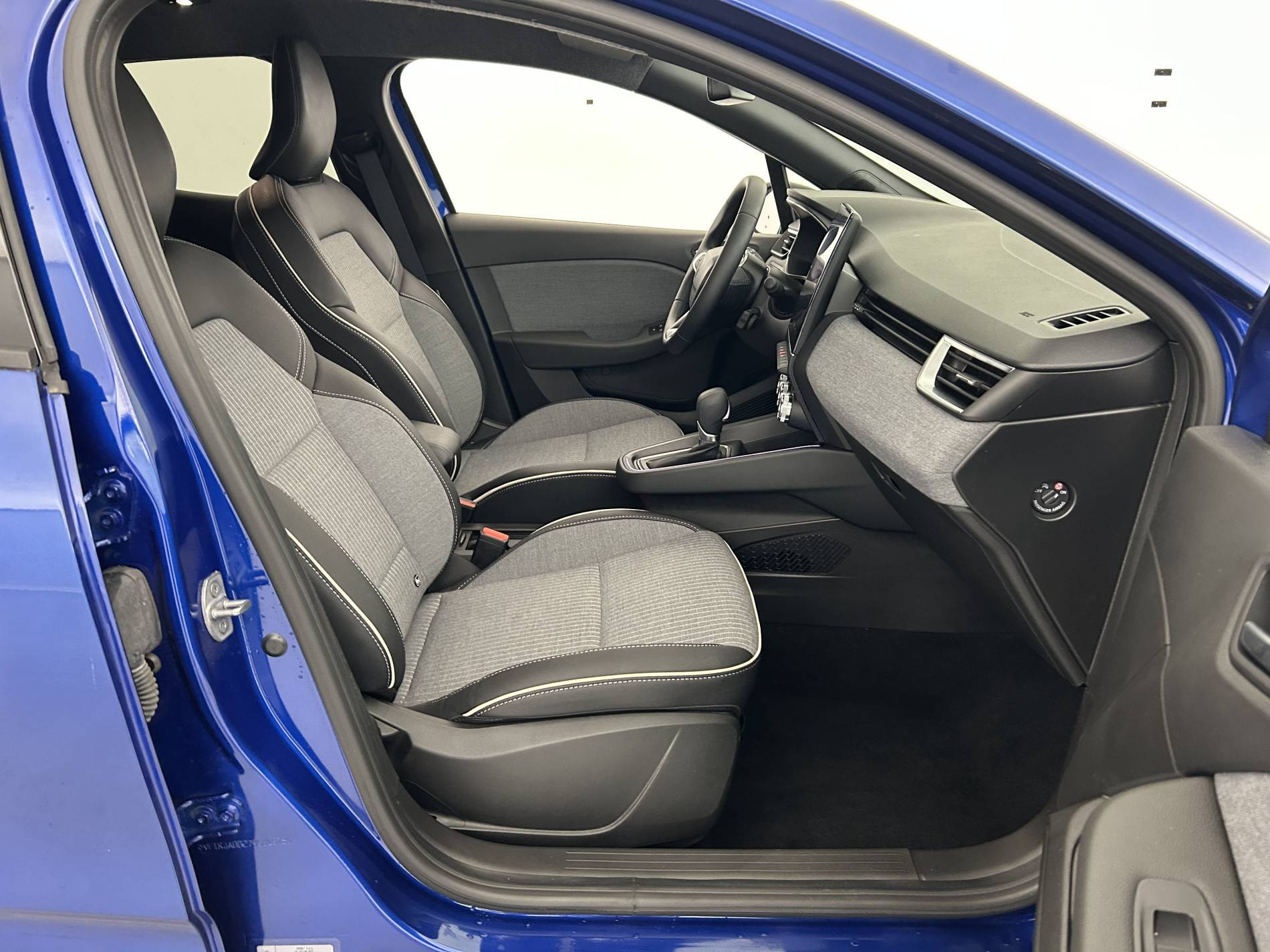 Vente en ligne Renault Clio 5 Clio E-Tech full hybrid 145 ch GSR2 au prix de 20 990 €