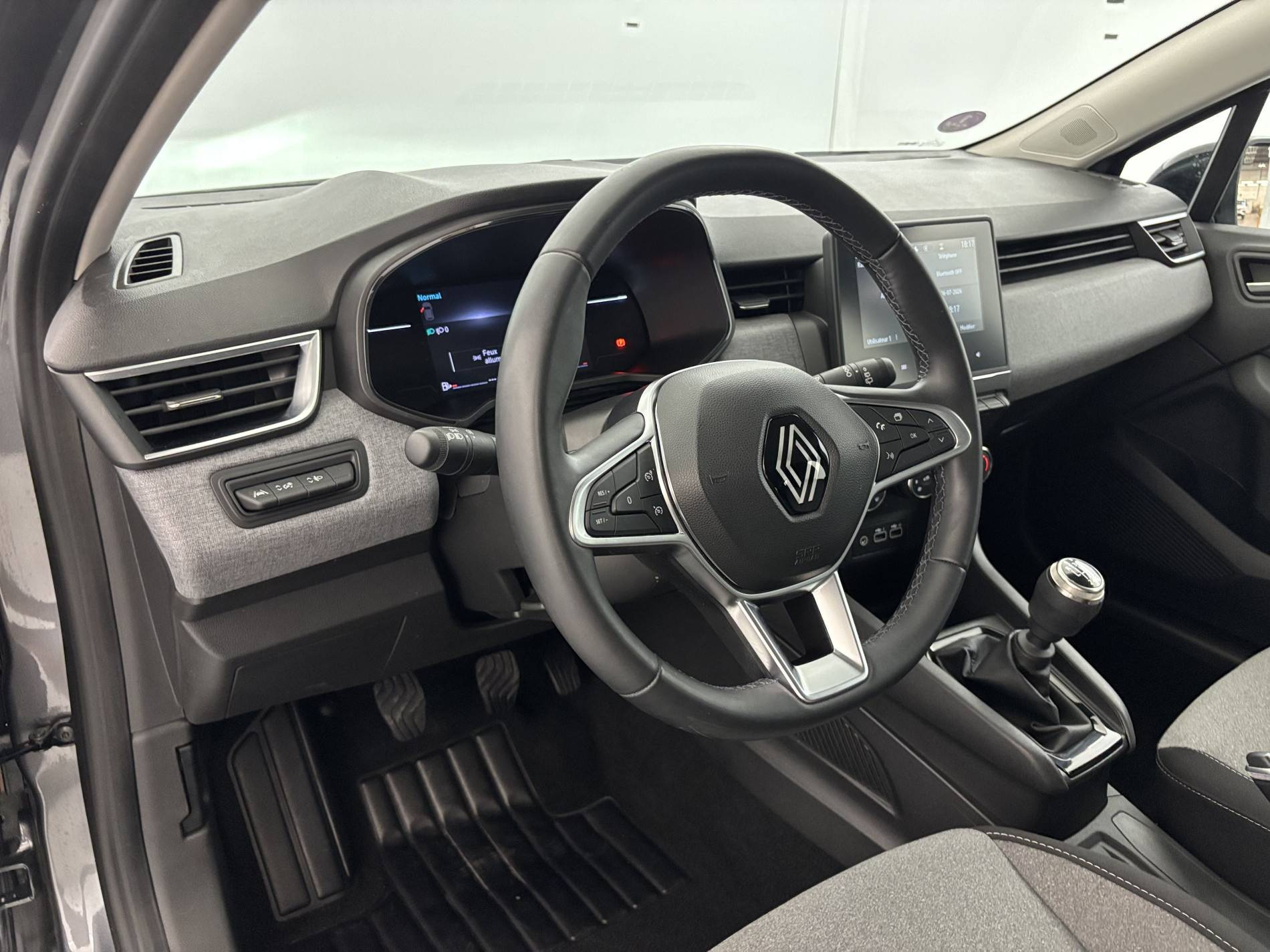 Vente en ligne Renault Clio 5 Clio TCe 90 au prix de 14 790 €