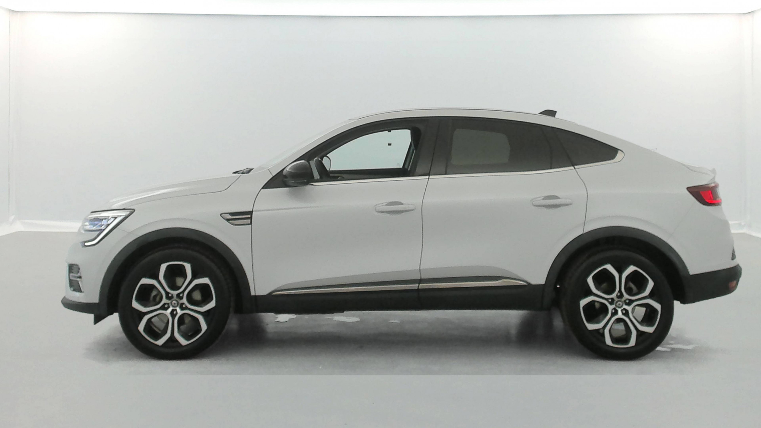 Vente en ligne Renault Arkana  E-Tech 145 - 21B au prix de 19 490 €