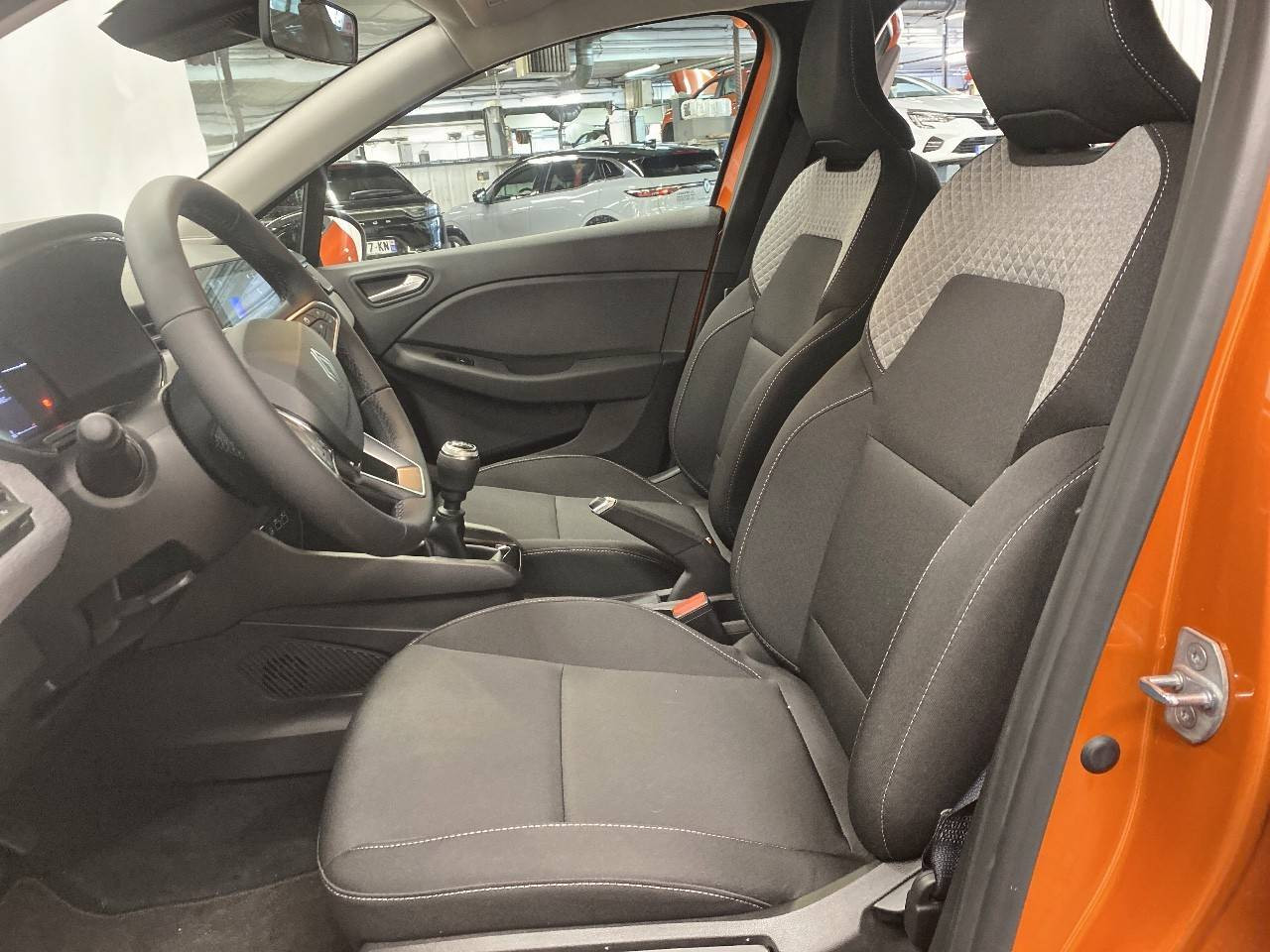 Vente en ligne Renault Clio 5 Clio Blue dCi 100 ch au prix de 18 790 €