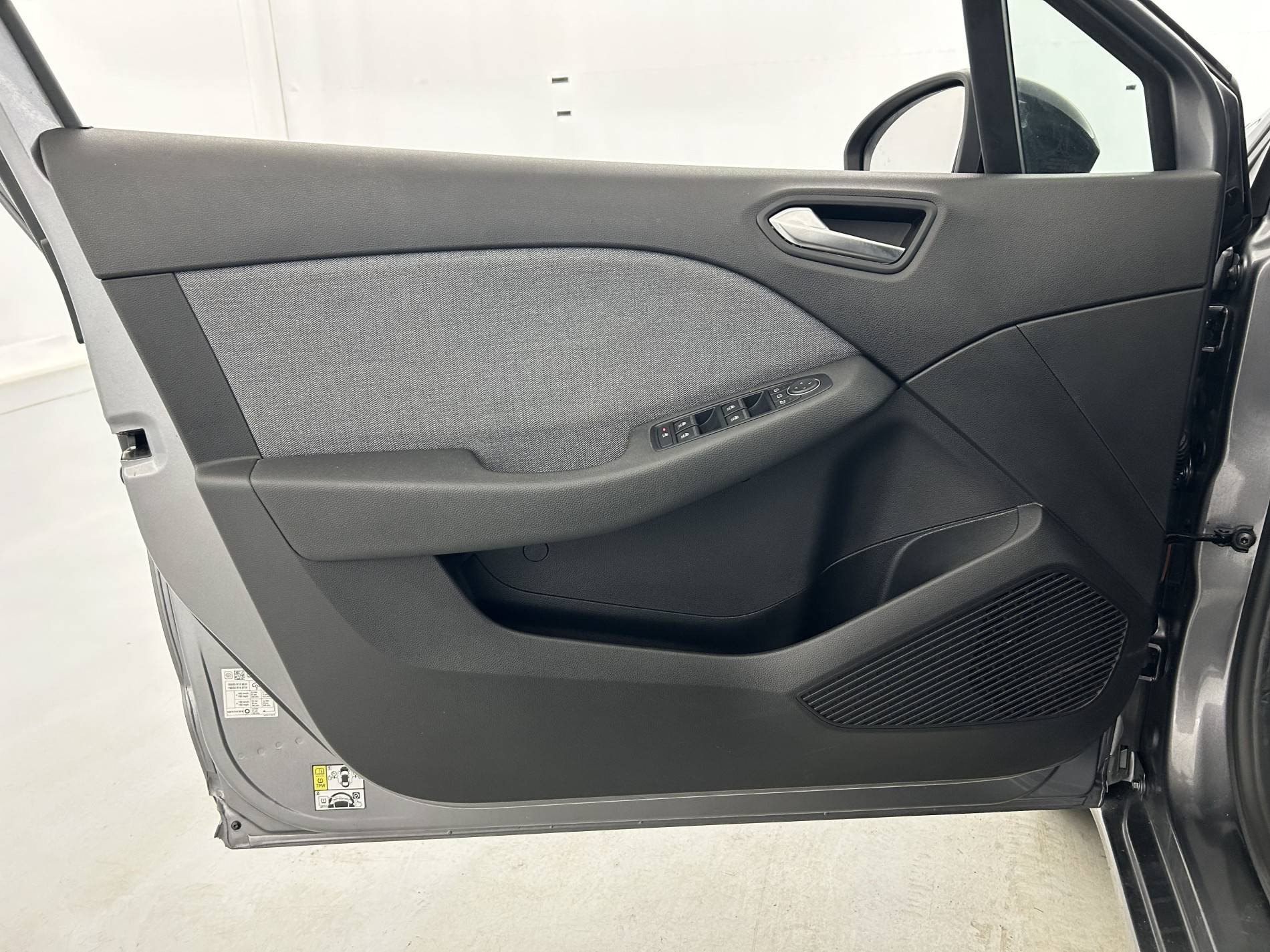 Vente en ligne Renault Clio 5 Clio E-Tech full hybrid 145 au prix de 18 390 €